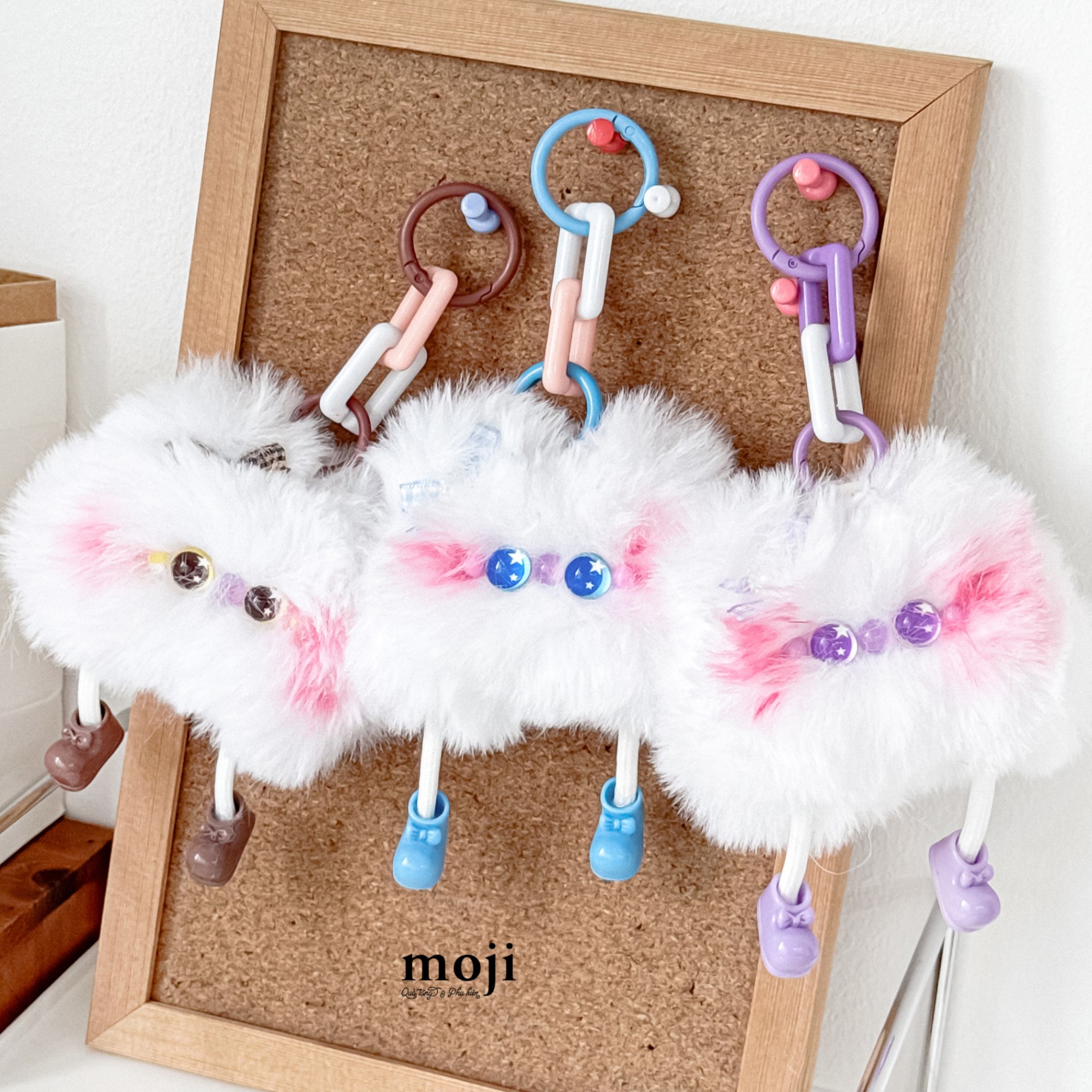 Móc khóa cục bông Cloud đám mây đính nơ có chân đi giày