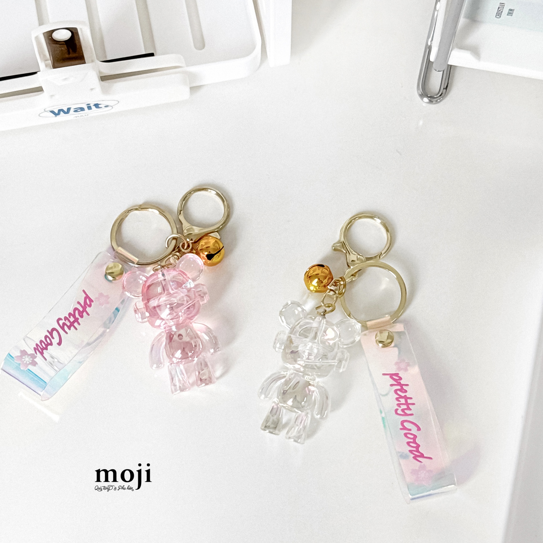 Móc khóa leng keng Bearbrick đeo tai nghe pretty good