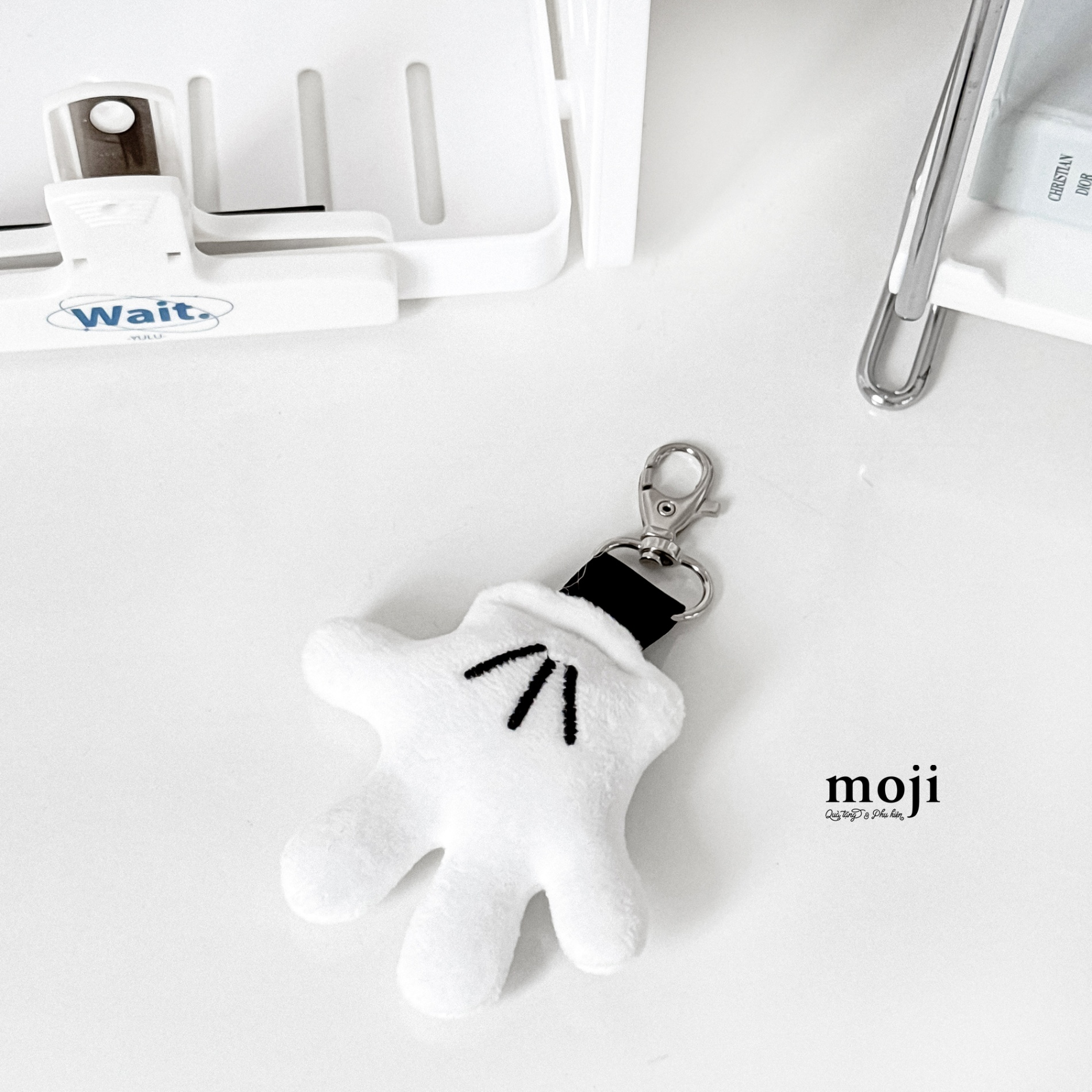 Móc khóa nhồi bông Bàn tay 4 ngón
