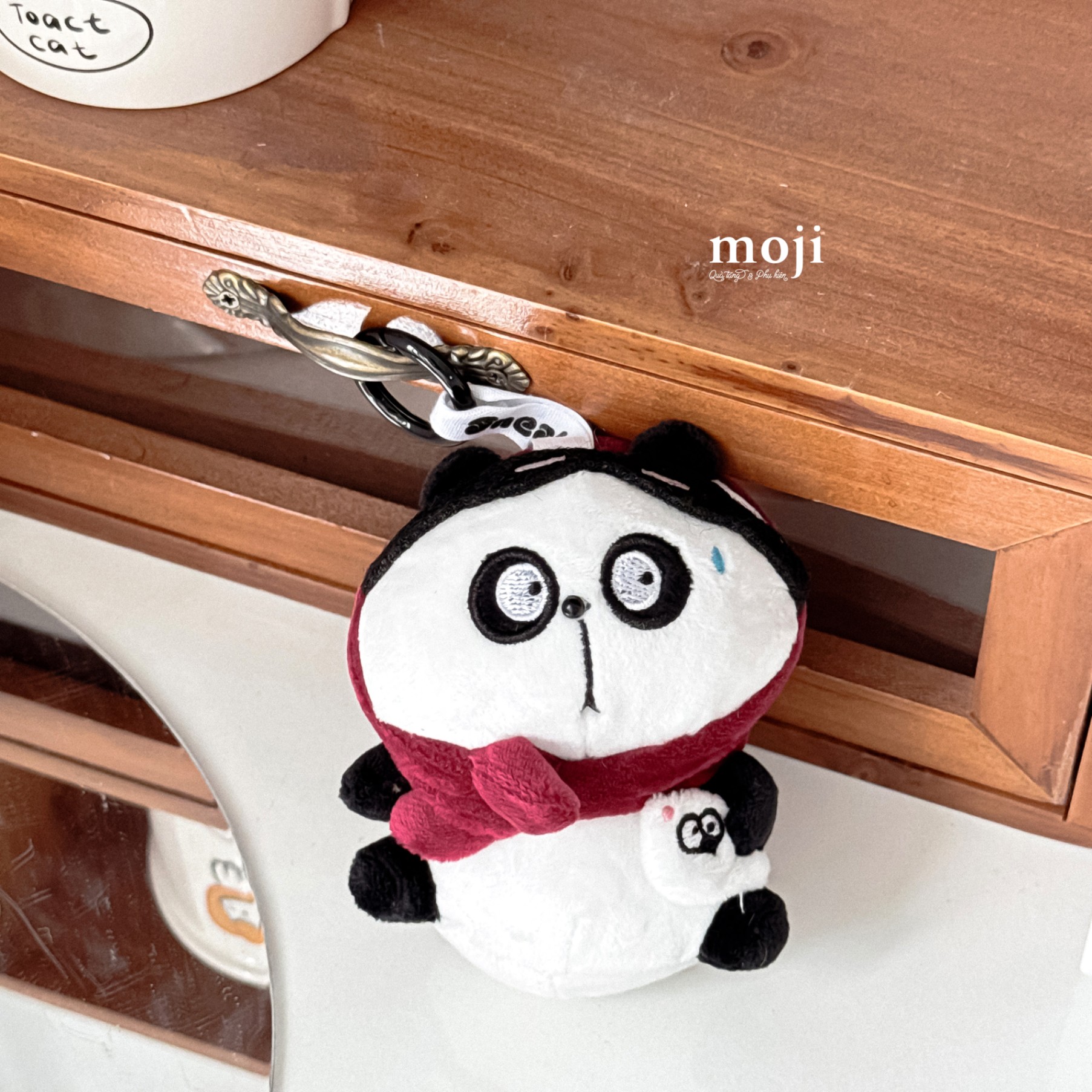 Móc khóa nhồi bông Gấu trúc Panda bear ăn trộm chó