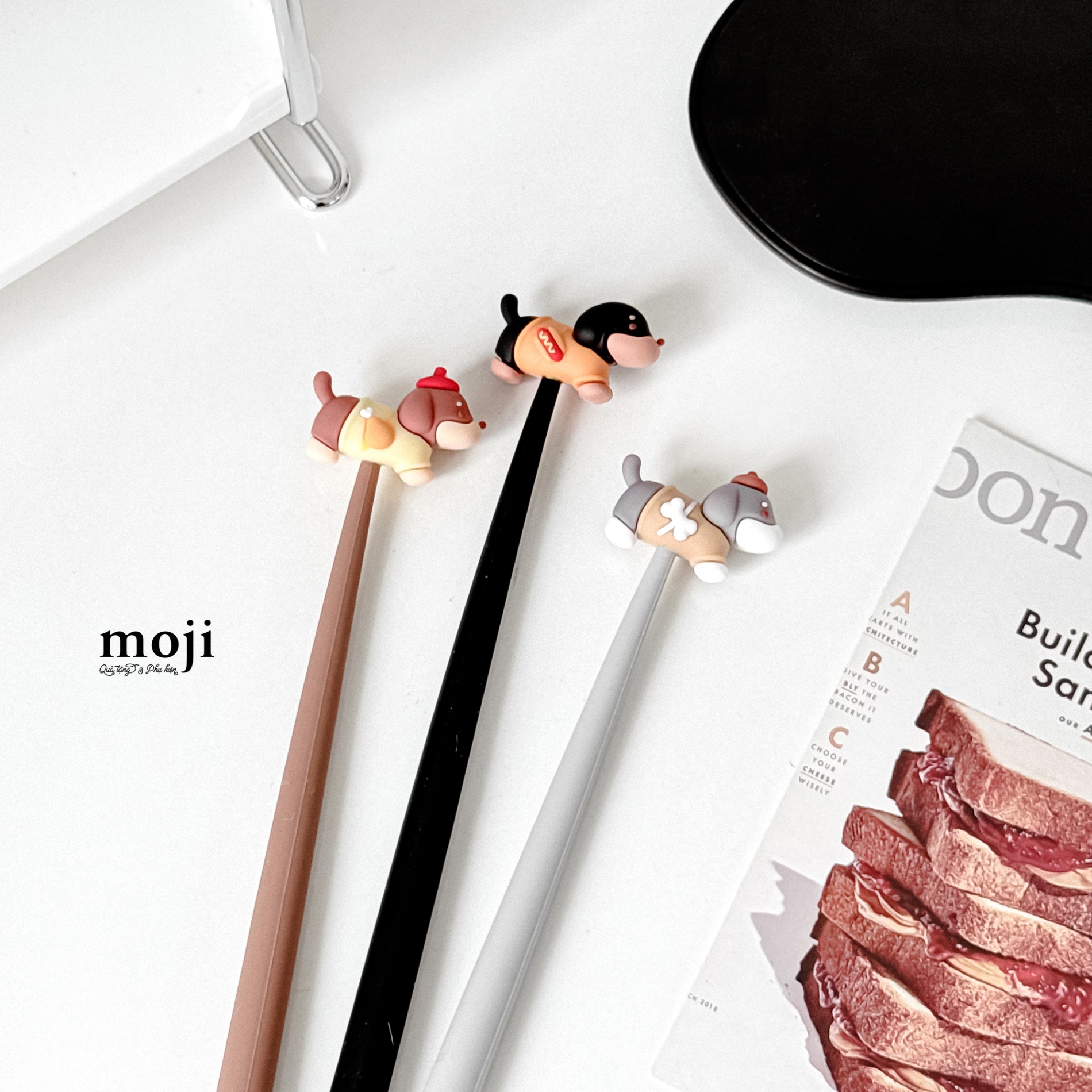 Bút viết mực đen Dog Dachshund hot dog đội mũ