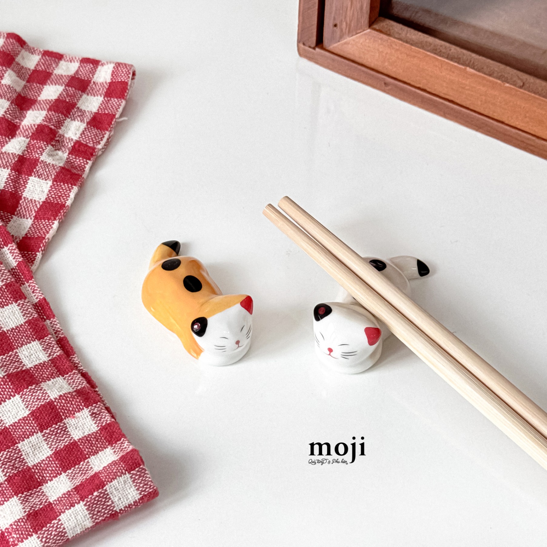 Giá đỡ thìa đũa Cute cat nằm đuôi dài