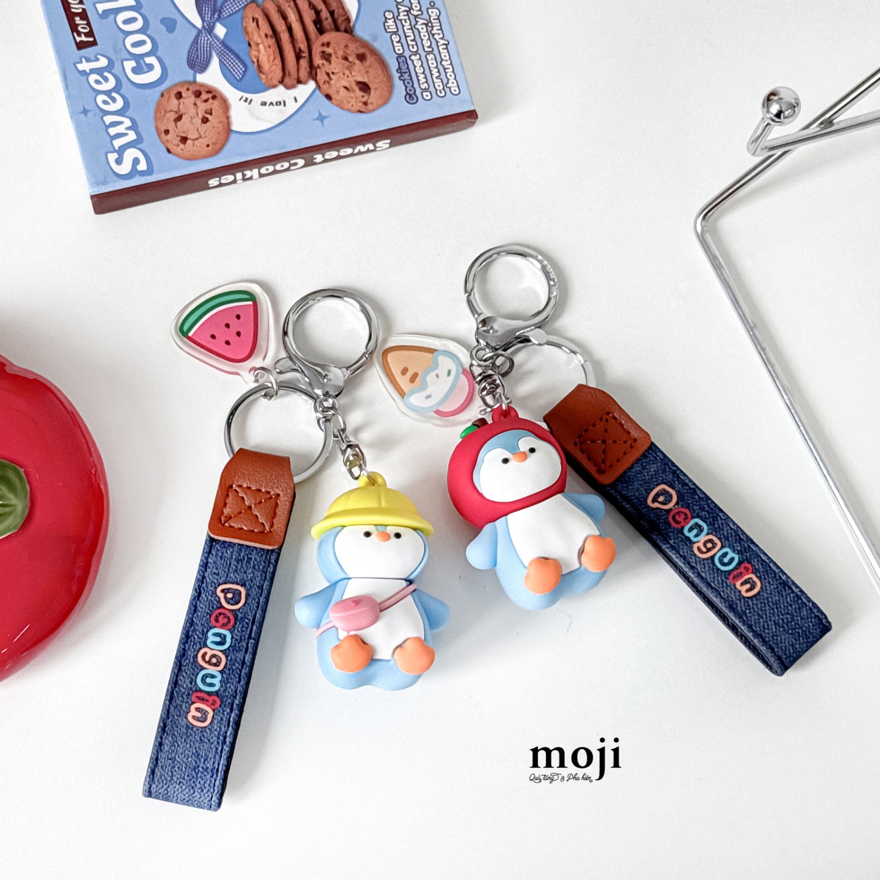 Móc khóa MJ Penguin chim cánh cụt cosplay fruit đội mũ đeo tai nghe