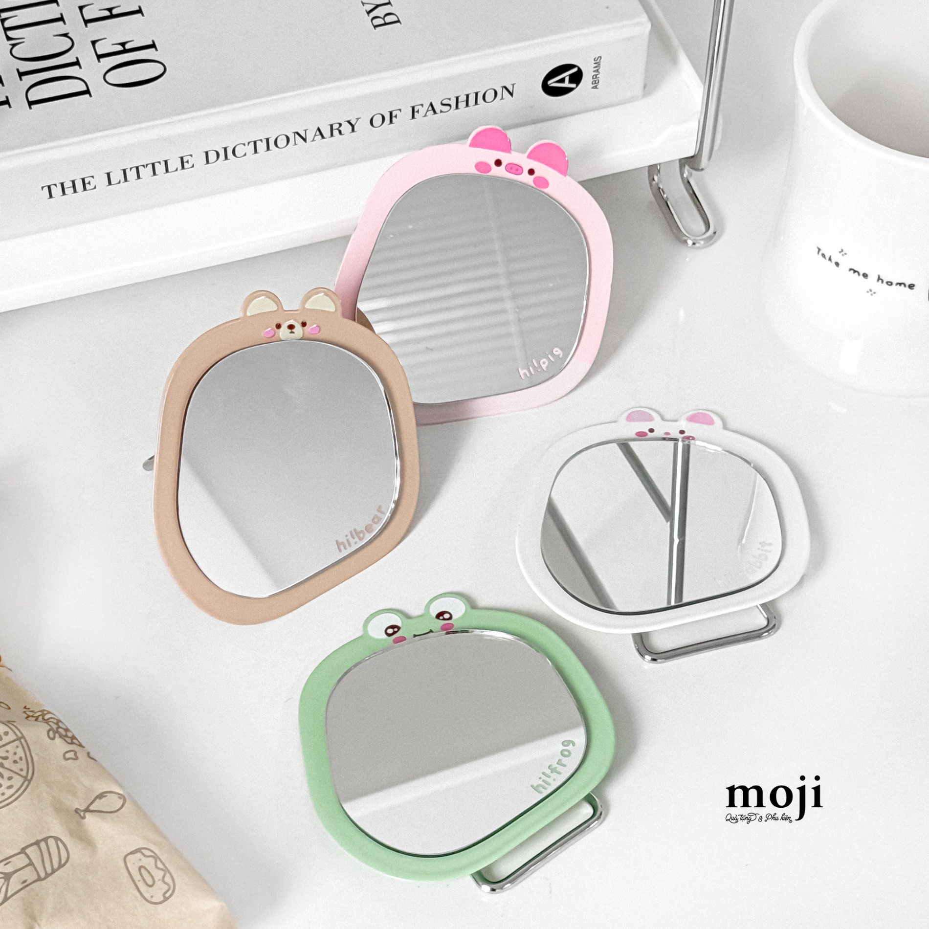 Gương để bàn treo trường mini Hi animal nghiêng đầu má hồng 8x8