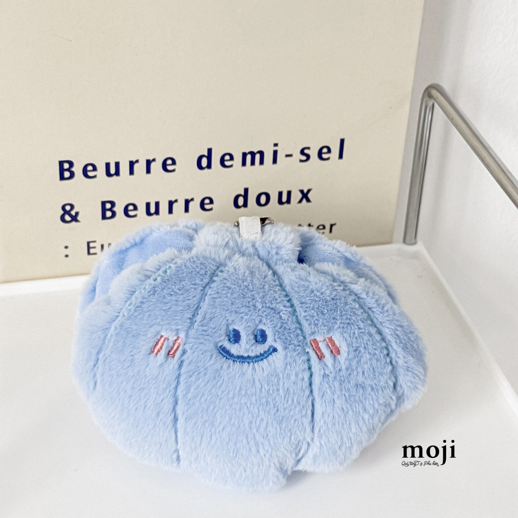 Móc khóa nhồi bông kèm gương Vỏ sò happy face