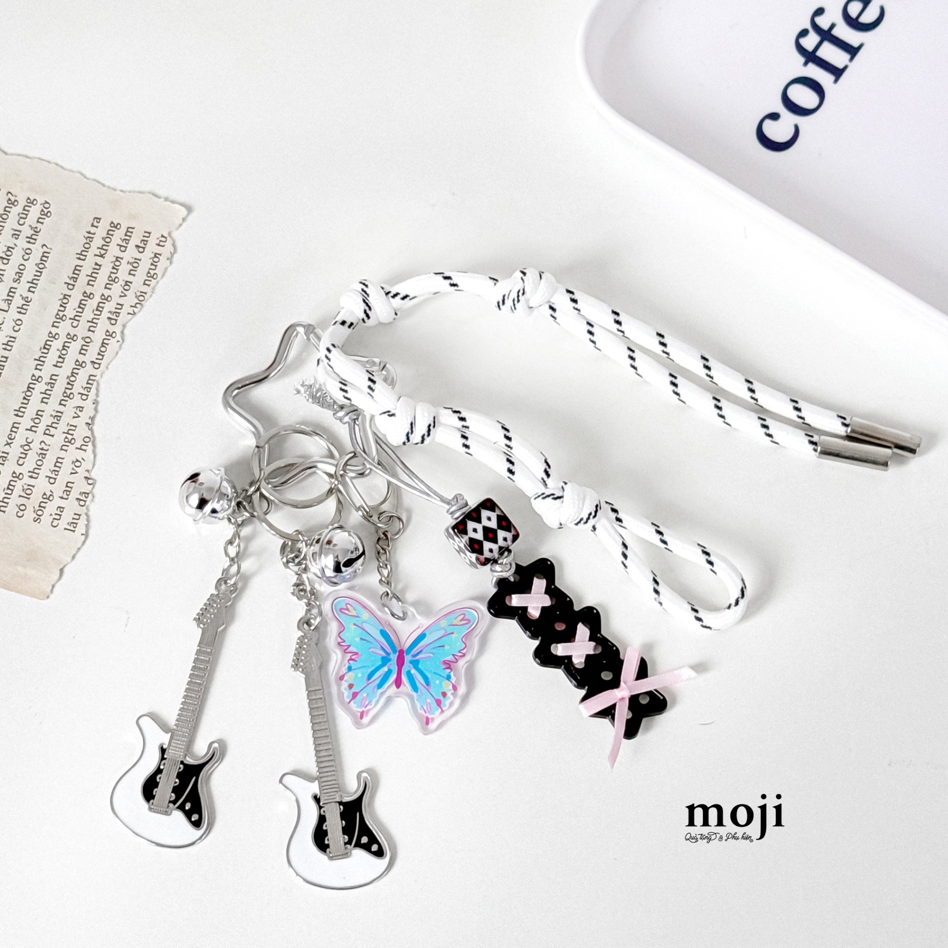 Móc khóa MJ Butterfly khối vuông guitar âm nhạc leng keng