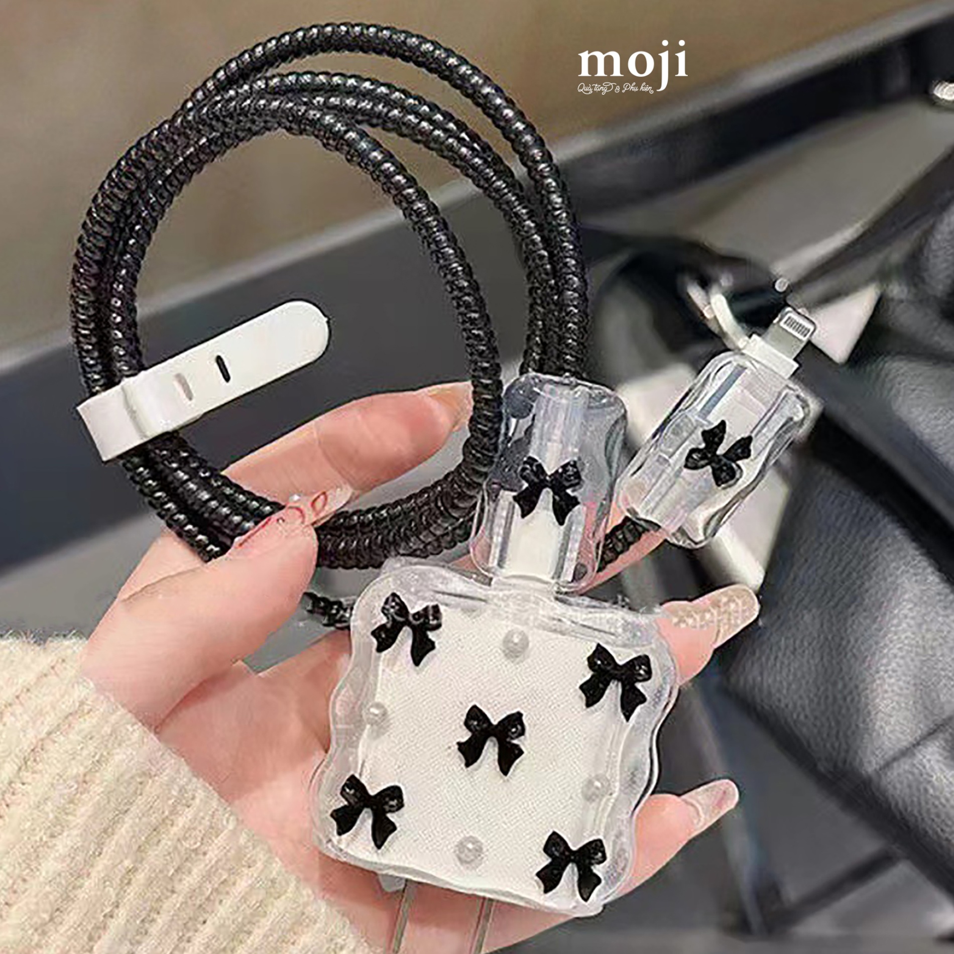 Bảo vệ củ sạc cáp sạc nhanh iPhone Black bow nơ ngọc trai