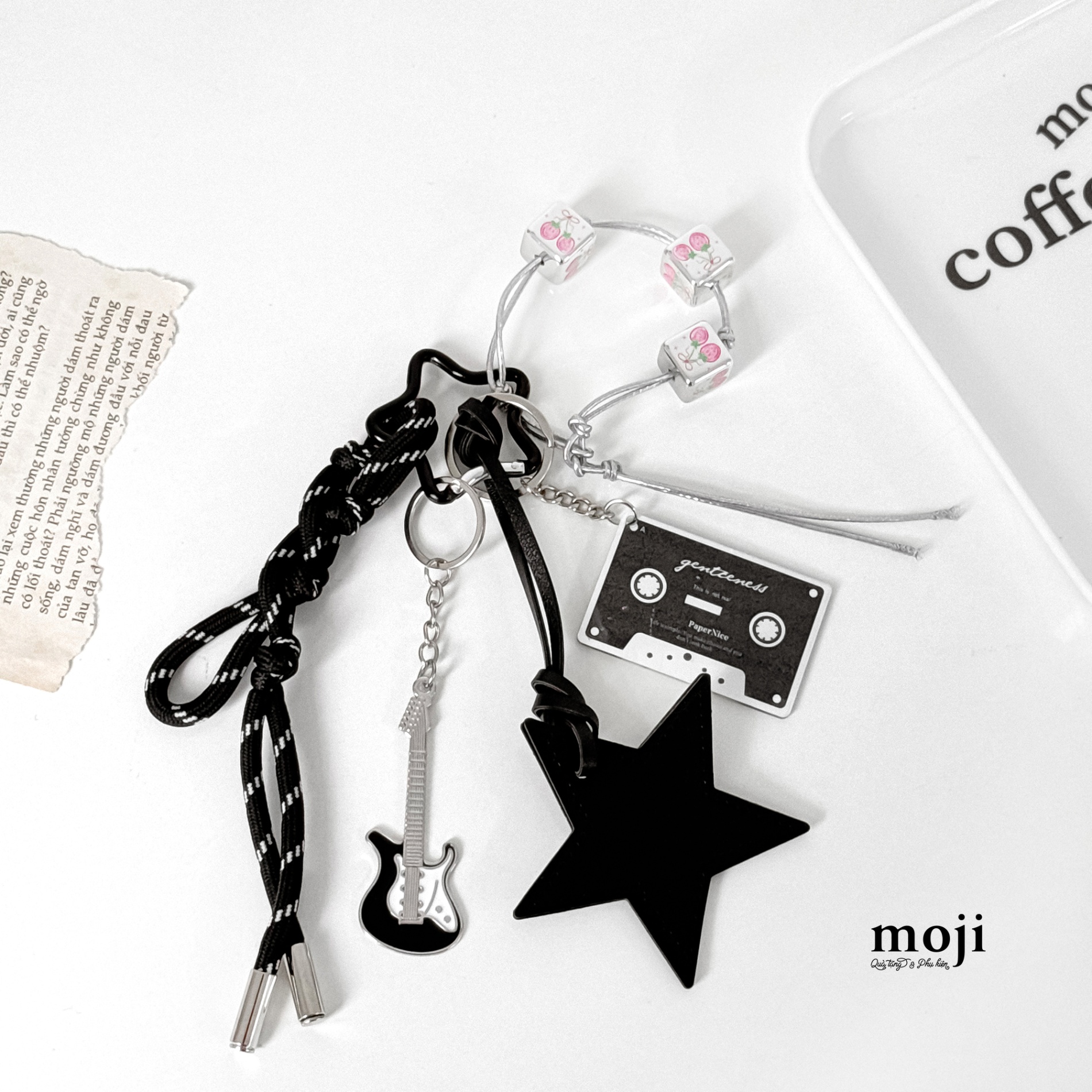Móc khóa MJ Star ngôi sao khối vuông cassette guitar âm nhạc