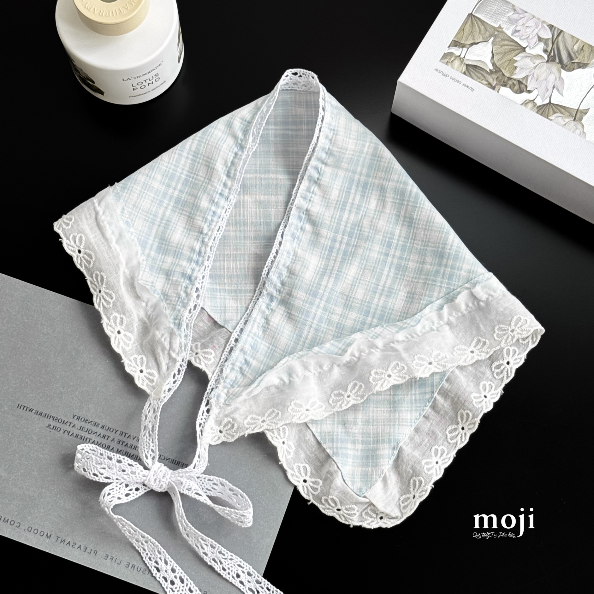 Khăn bandana sợi Basic kẻ ô viền voan hình nơ 28x45