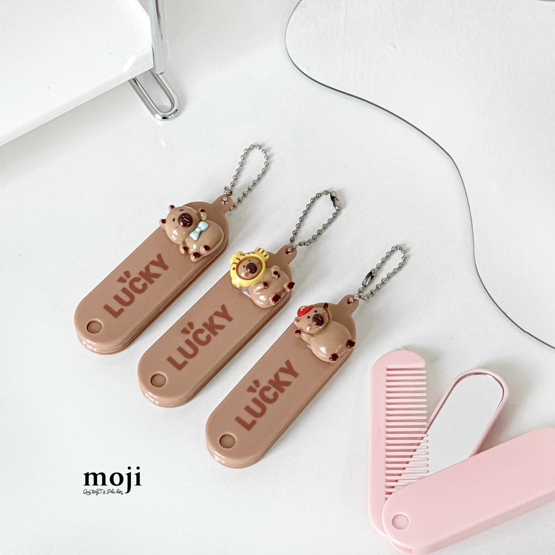 Lược gập kèm gương Capybara lucky