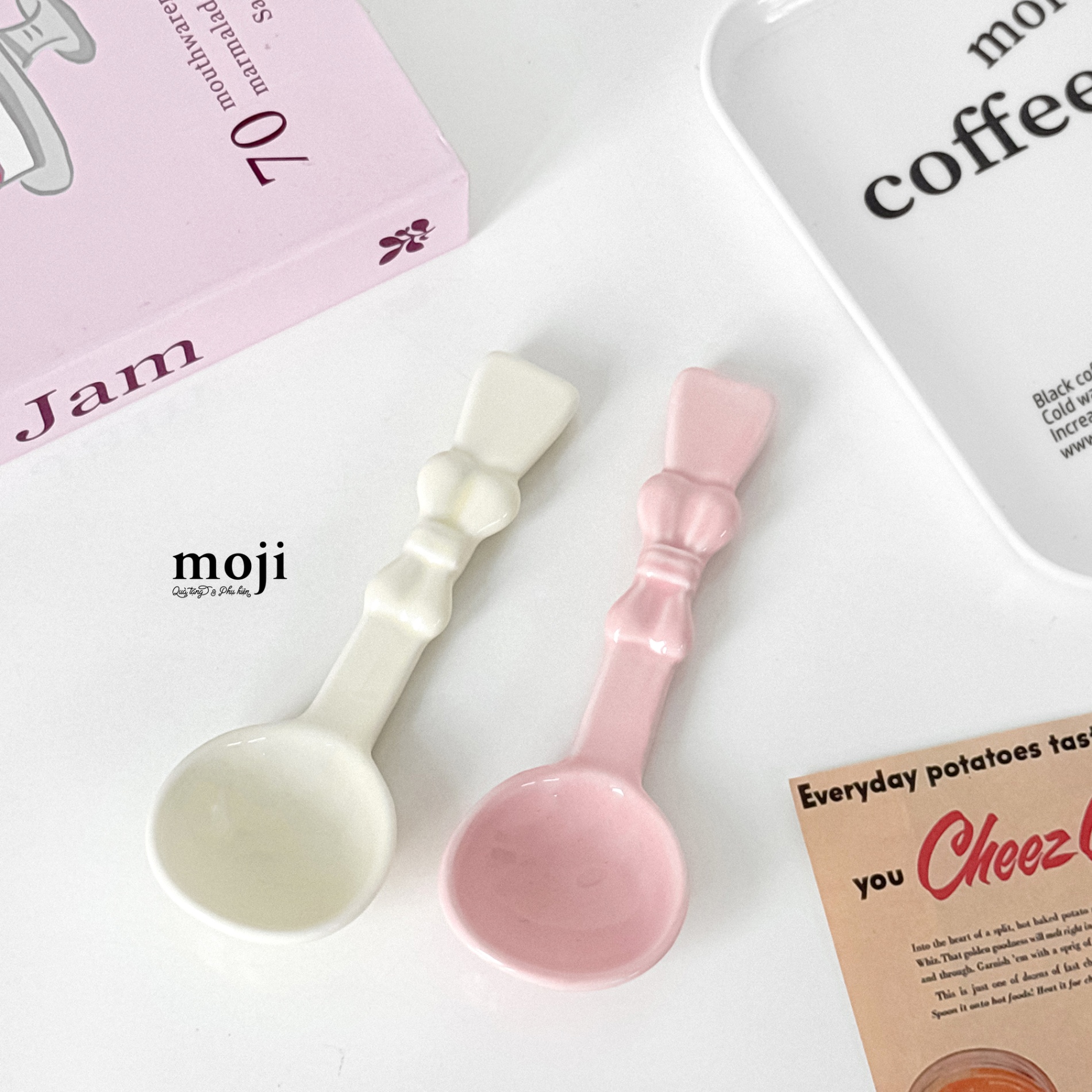 Thìa muỗng sứ Basic bow nơ 1 màu