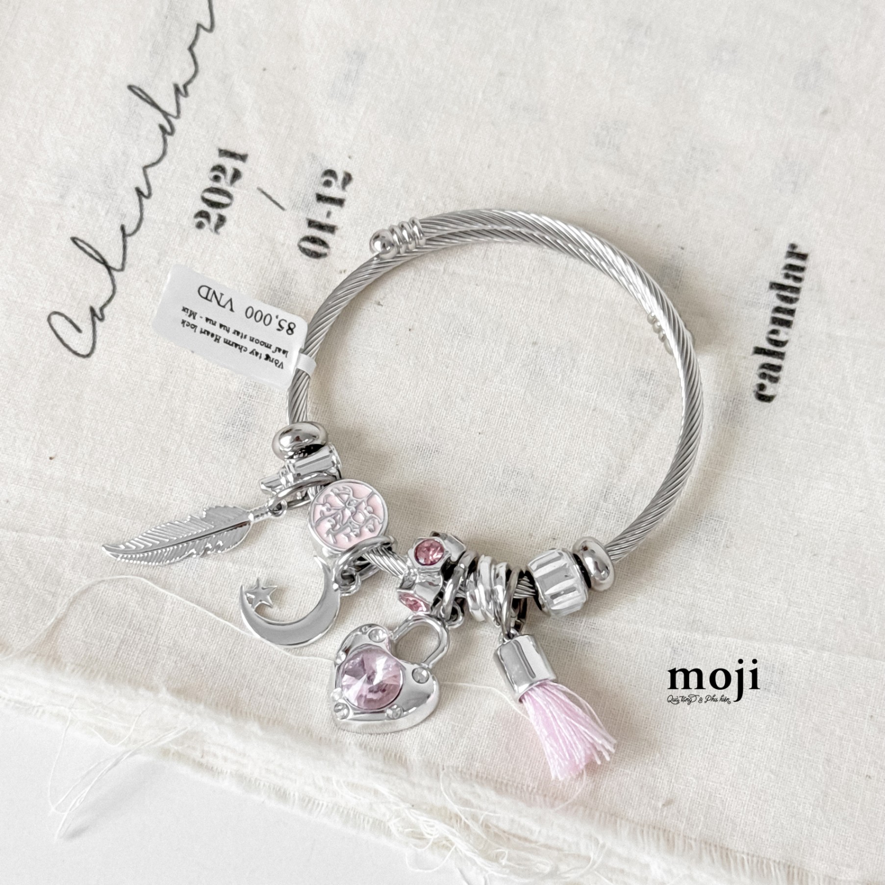 Vòng tay charm Heart lock leaf moon star tua rua