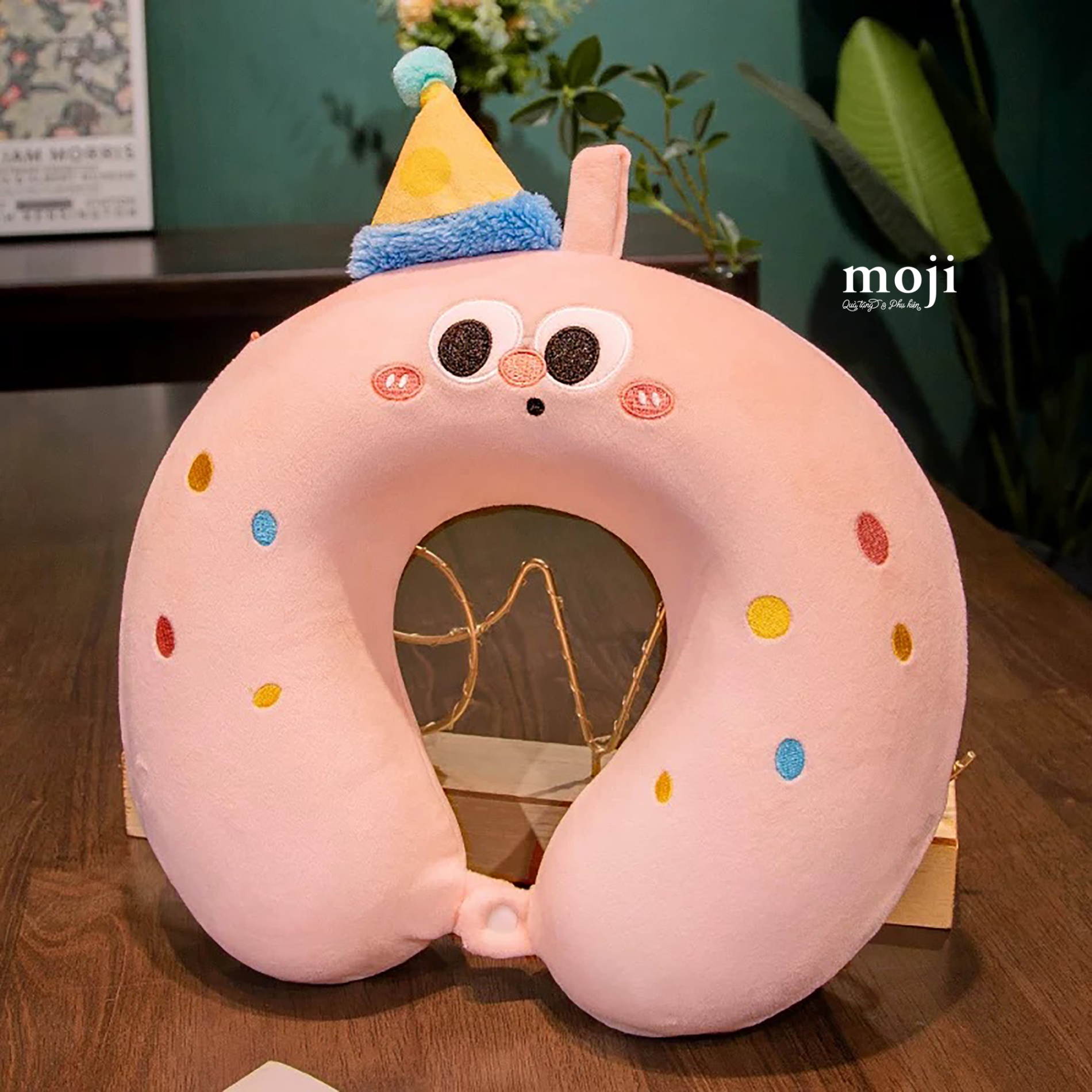 Gấu bông chữ U ruột cao su Cute cake big eyes đội mũ party