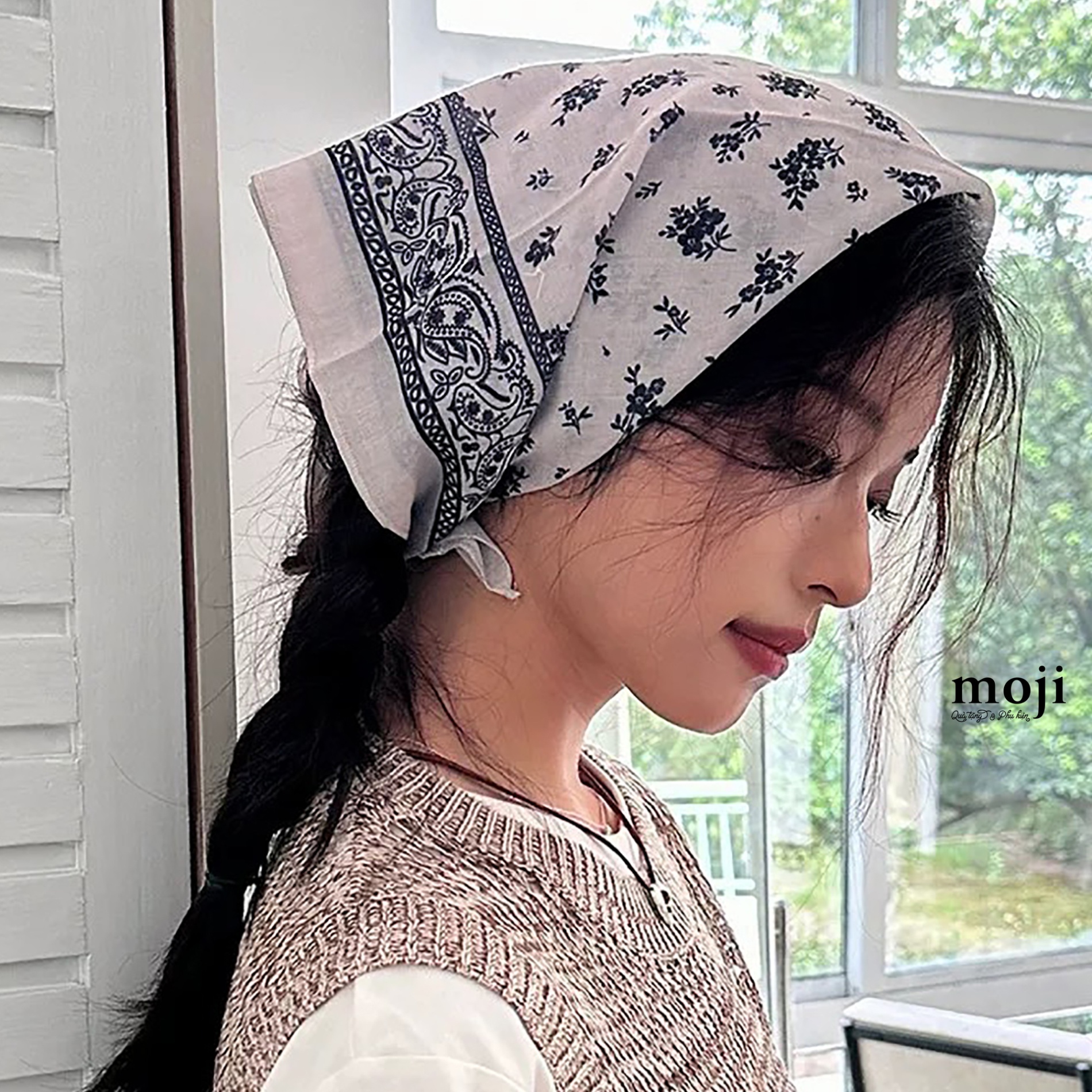 Khăn bandana sợi Little flower viền họa tiết 58x58
