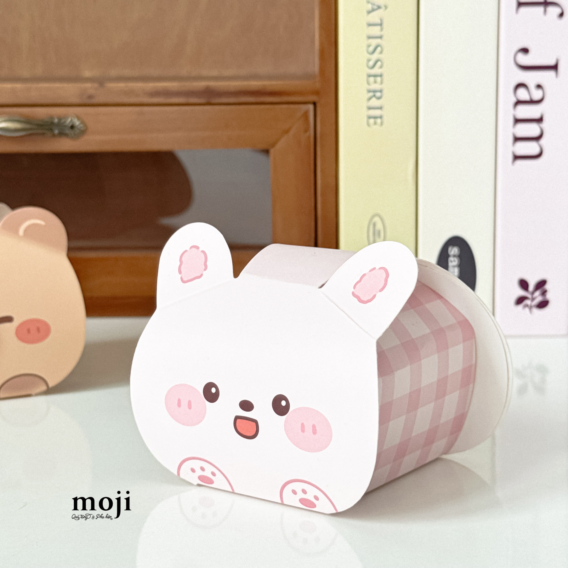 Hộp quà giấy gấp Rabbit face má hồng có tai phối kẻ ô 6x6x8
