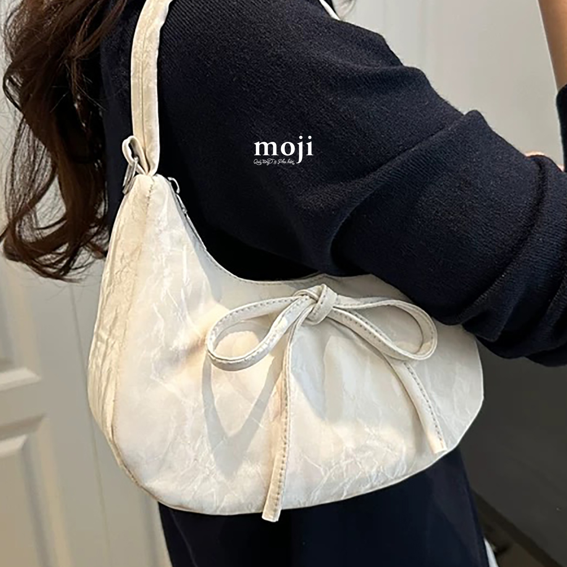 Túi đeo da Basic khoét cạnh trên 1 màu đính nơ 8x17x21