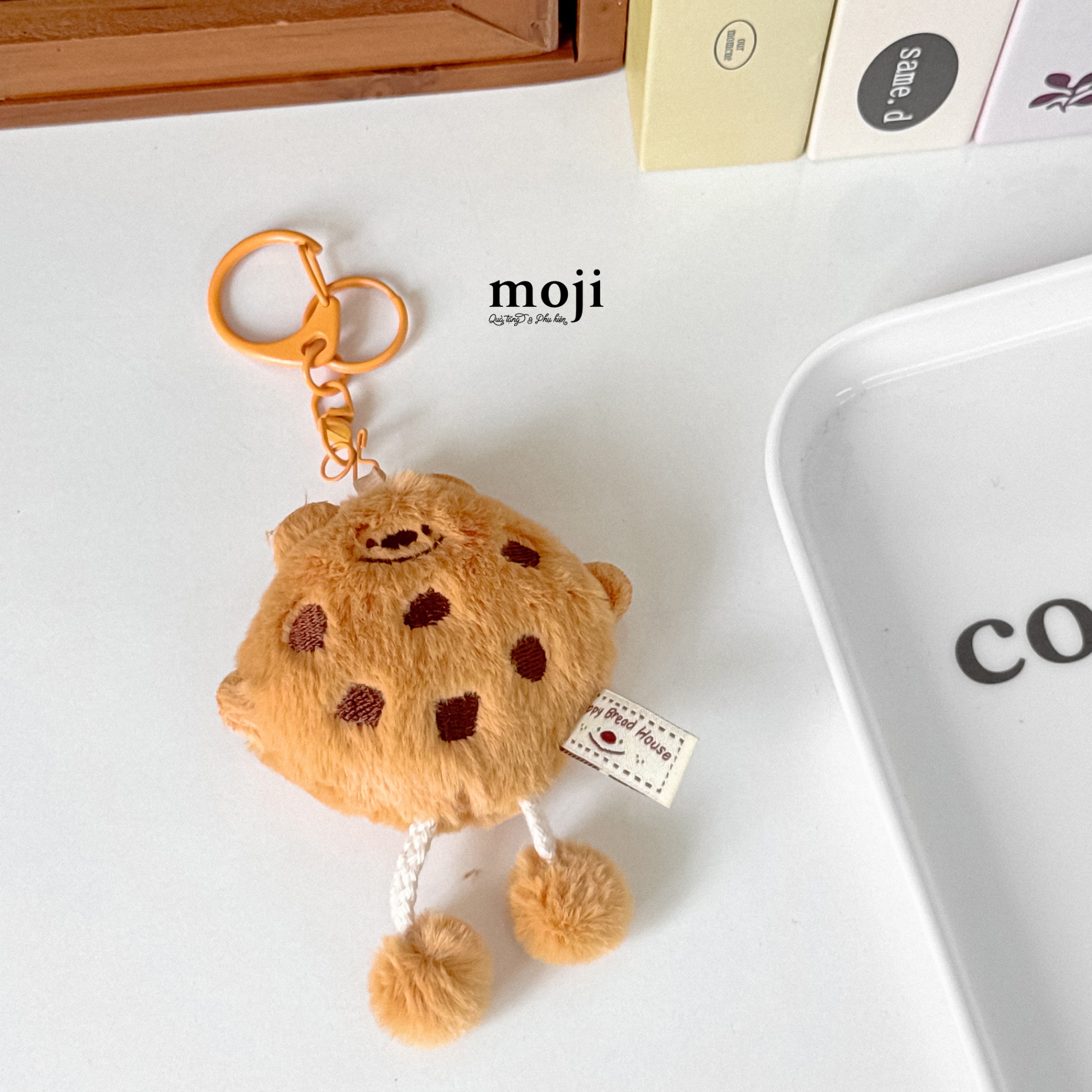 Móc khóa nhồi bông Happy cookie bánh qui có chân cục bông