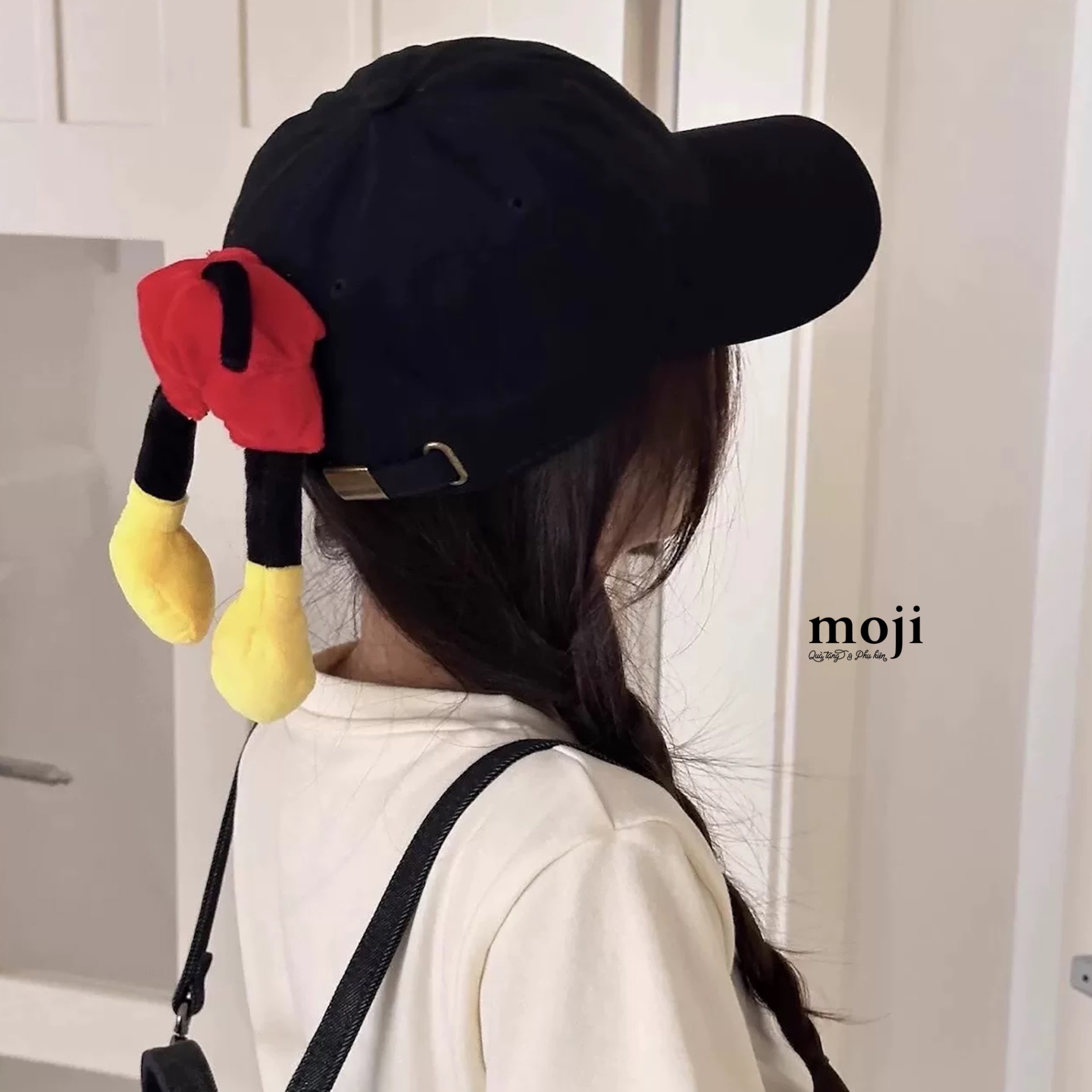 Mũ nón lưỡi trai Phía sau Mickey Mouse