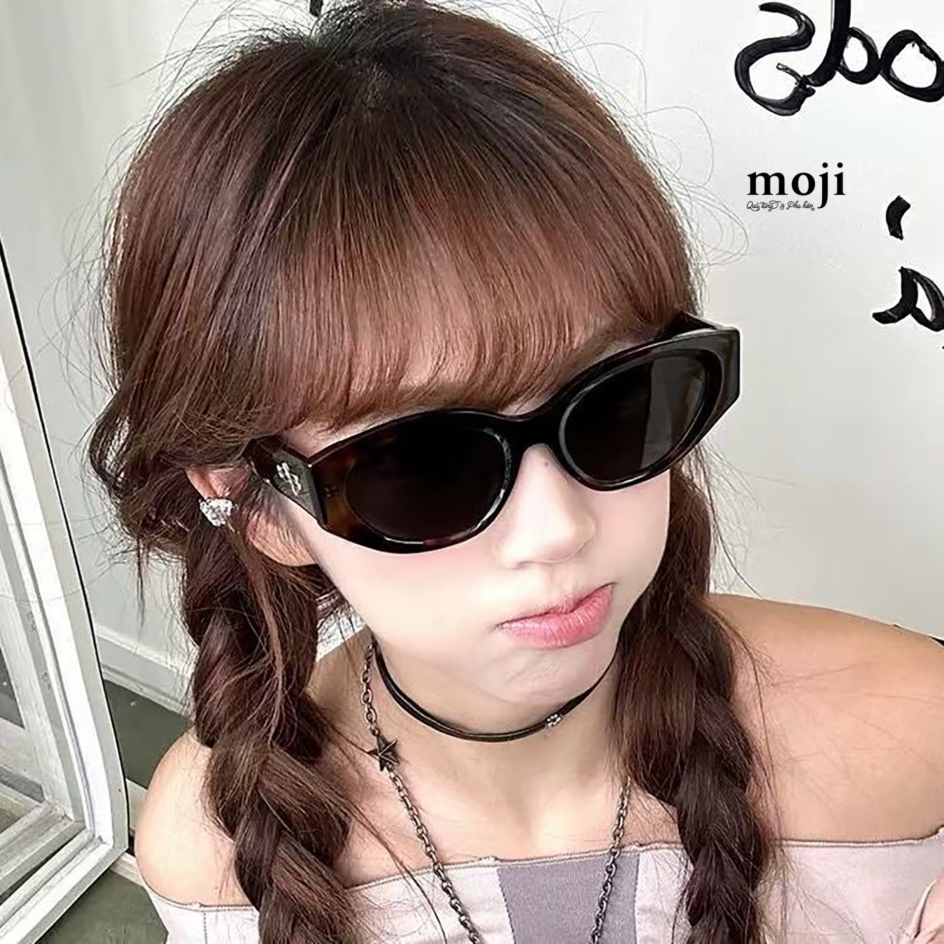 Kính mát gọng nhựa Double B sọc chéo