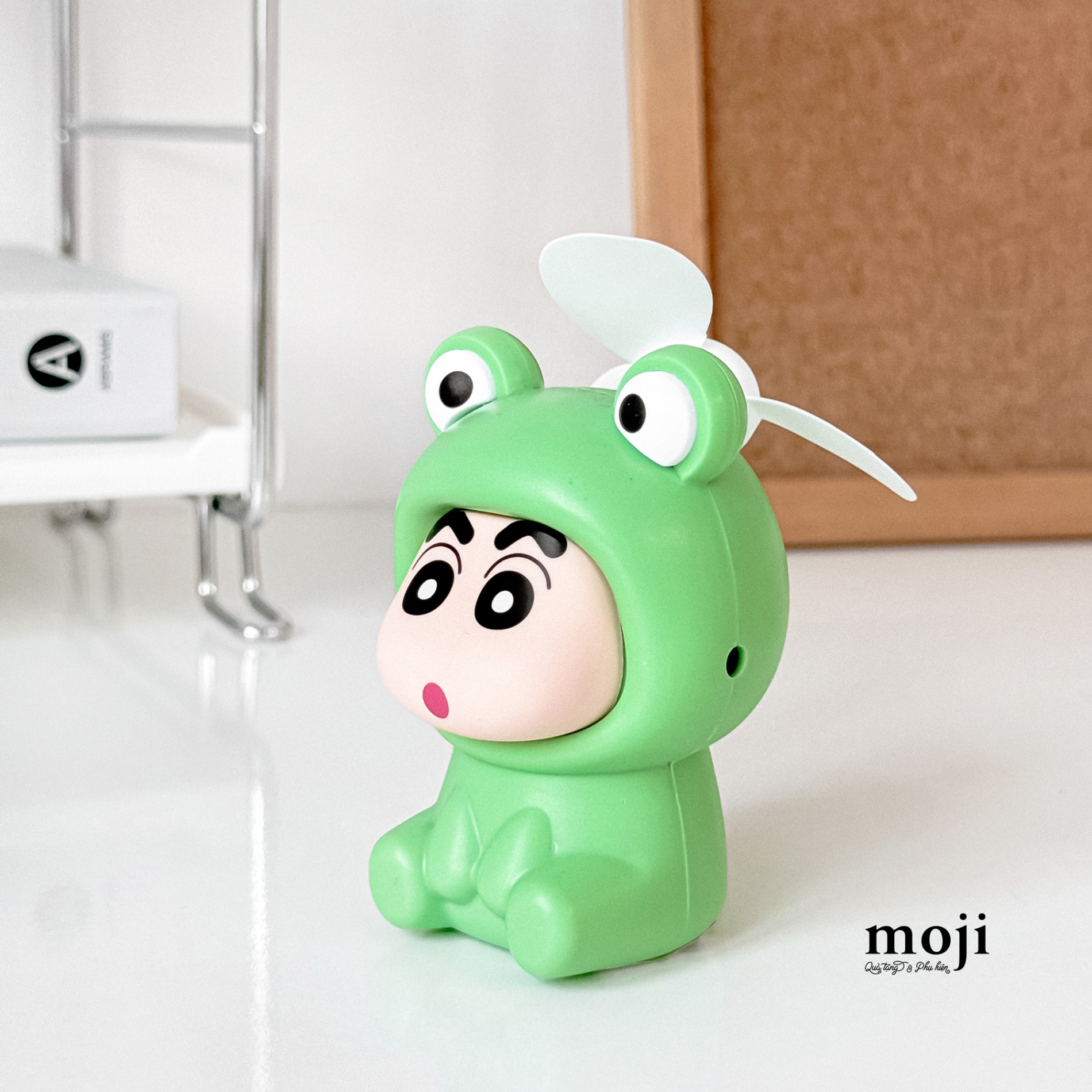 Quạt USB mini sạc tích điện Shinchan cosplay others characters ngồi