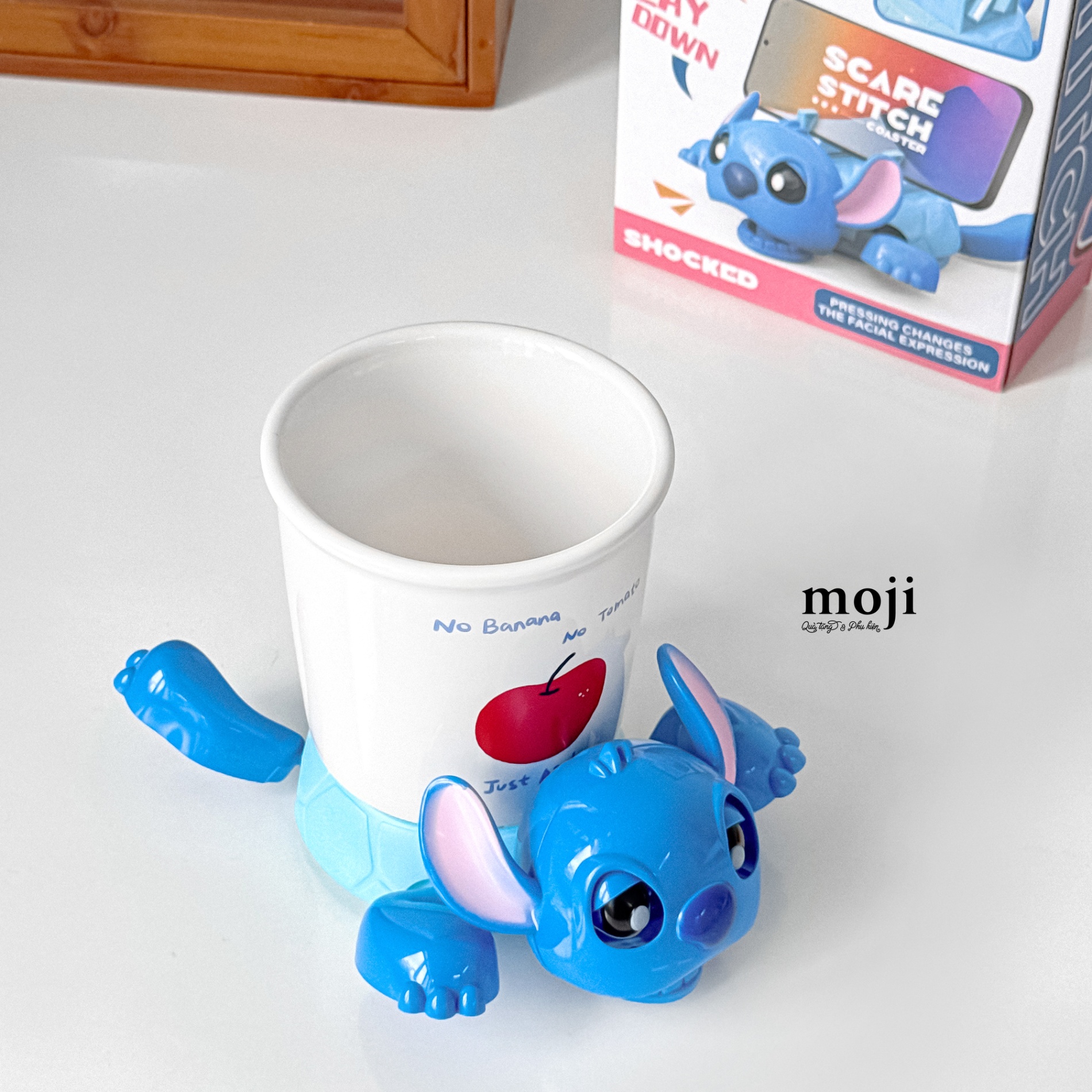 Giá đỡ điện thoại MJ lót cốc đa năng Stitch nằm biểu cảm 13x17