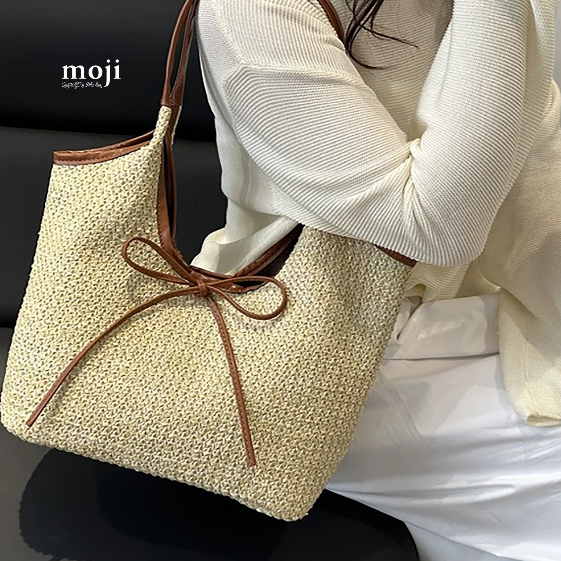 Túi đeo cói khoét cạnh trên viền màu đính nơ 14x26x41
