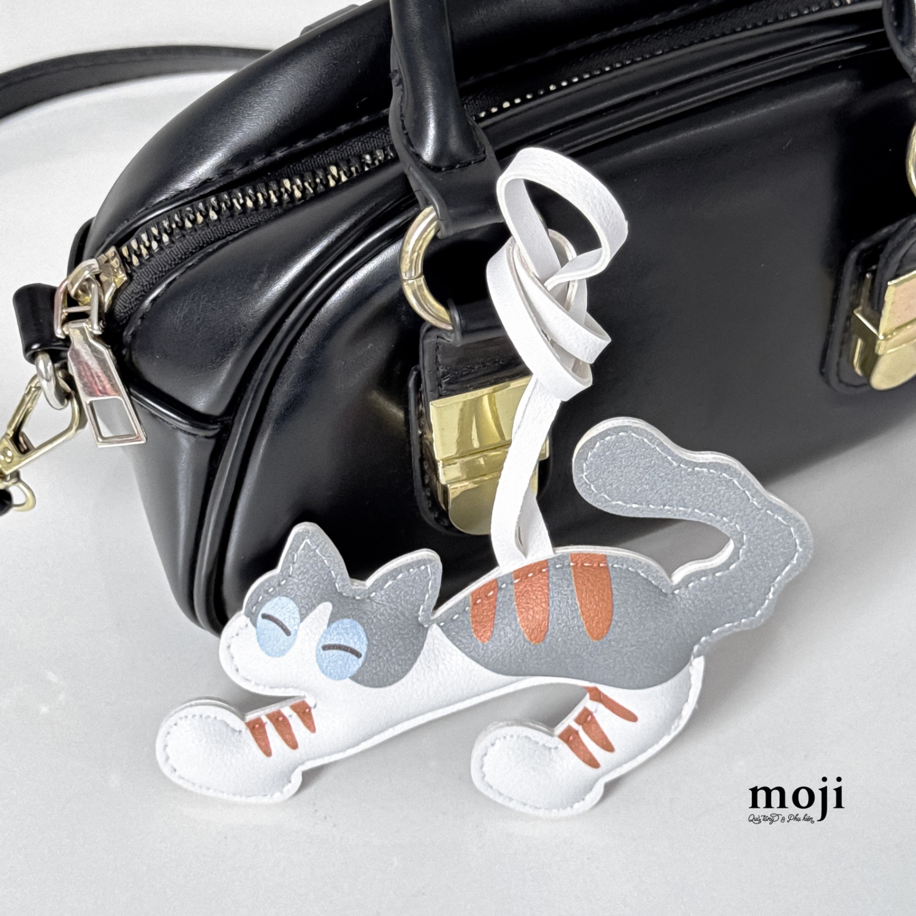Dây treo trang trí đa năng Happy cat mèo duỗi lưng