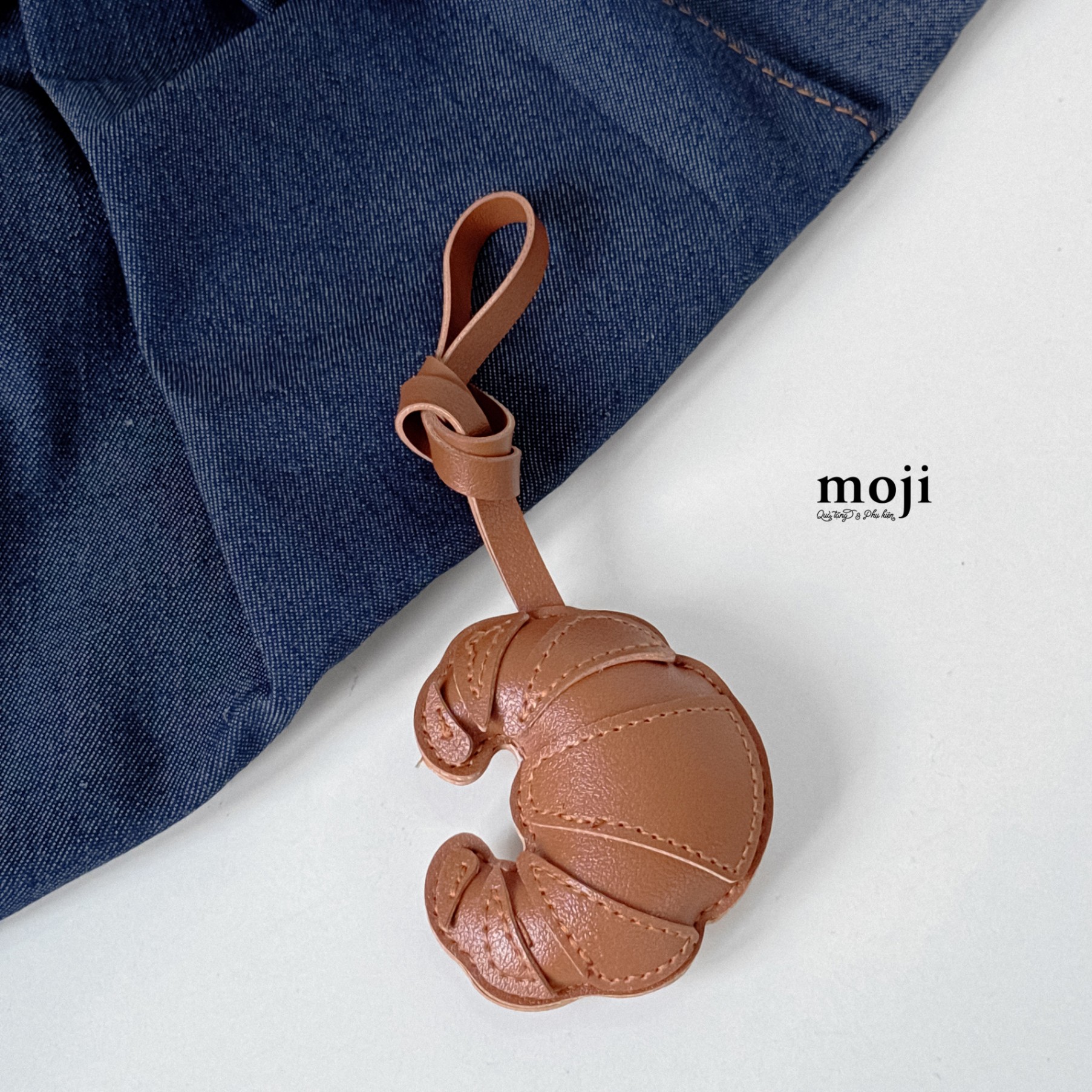 Dây treo trang trí đa năng Basic croissant bánh sừng bò