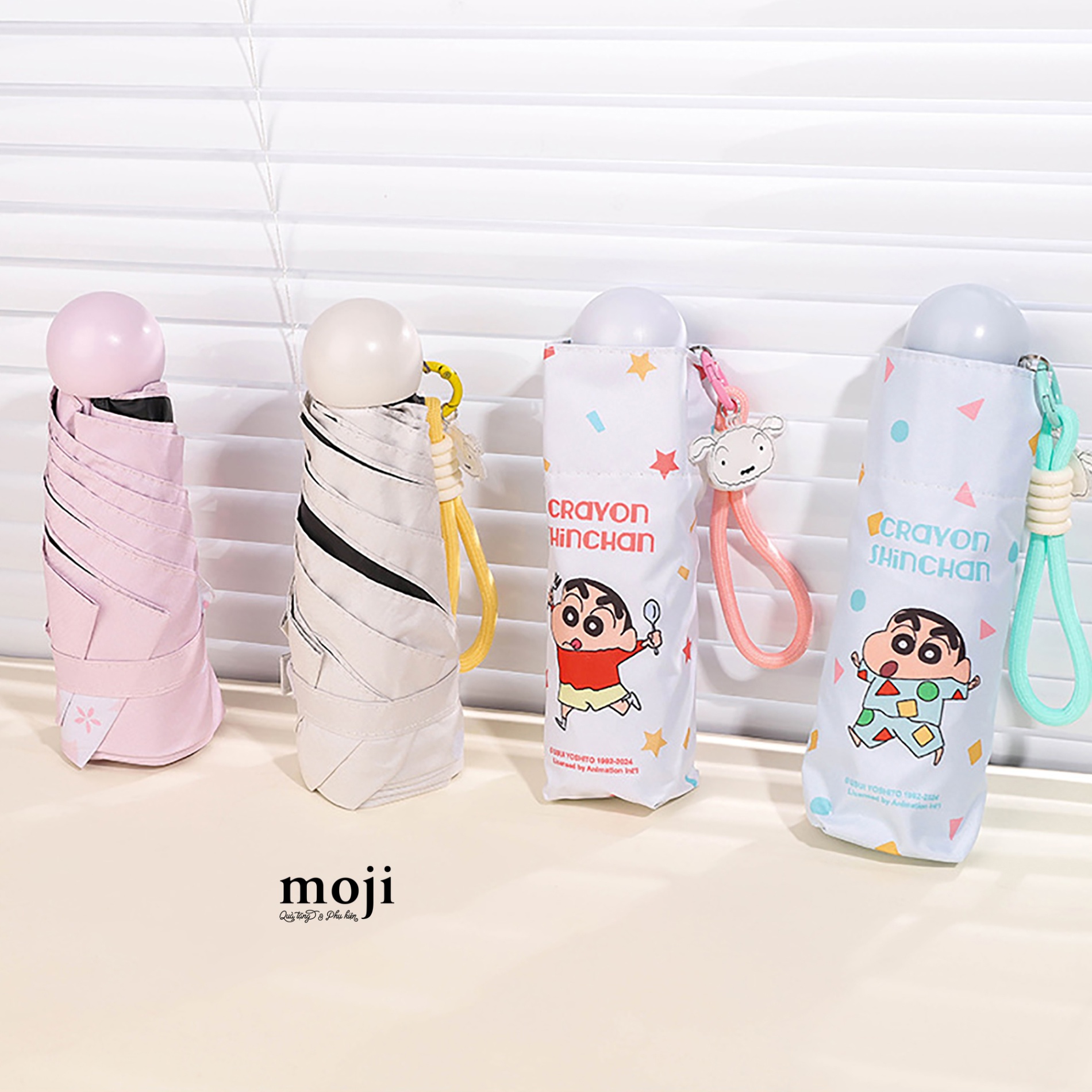 Ô dù gập chống UV Crayon Shinchan and friend nền họa tiết kèm móc