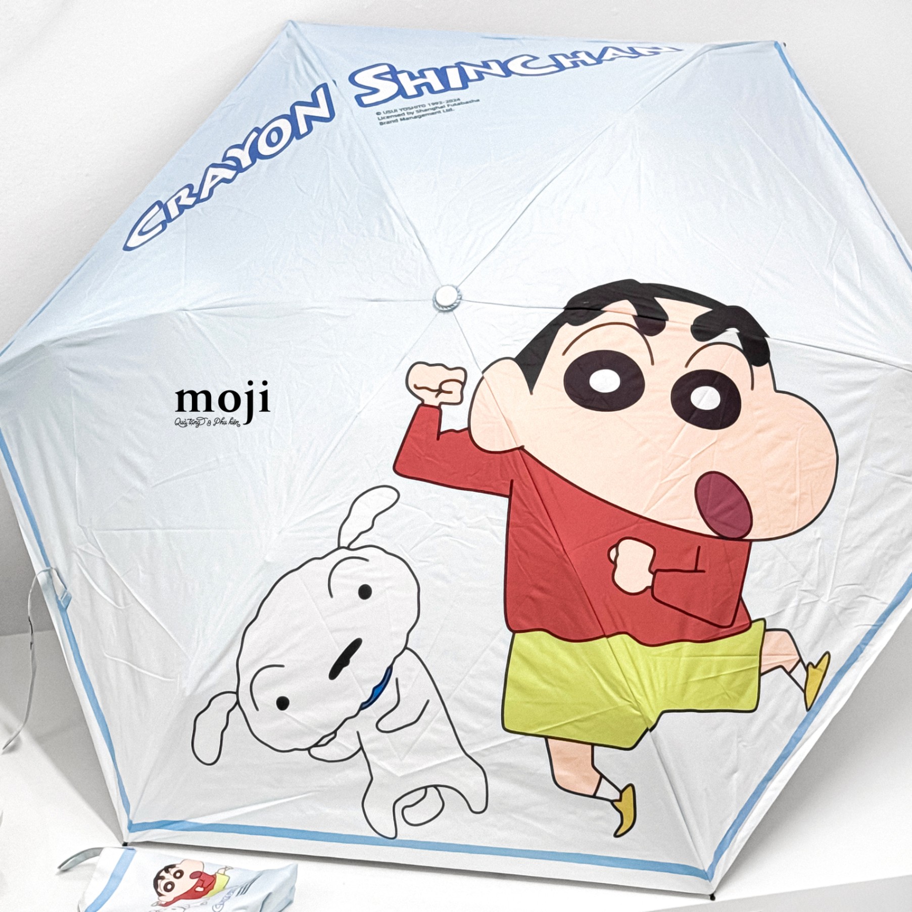 Ô dù gập chống UV Crayon Shinchan playing with Shiro dog