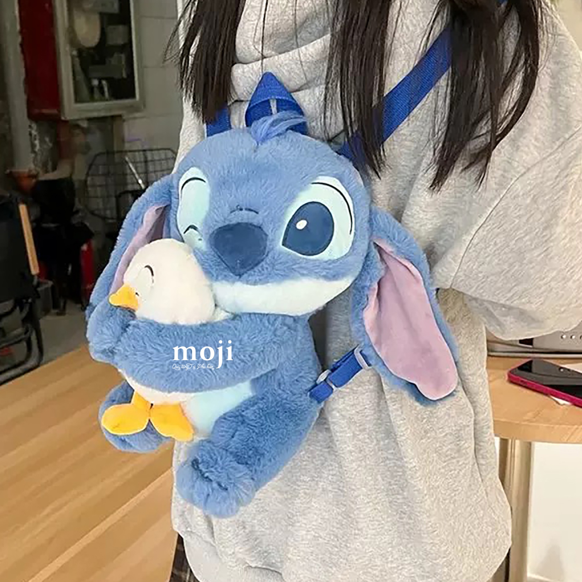 Balo gấu bông Stitch nháy mắt ôm vịt 16x26
