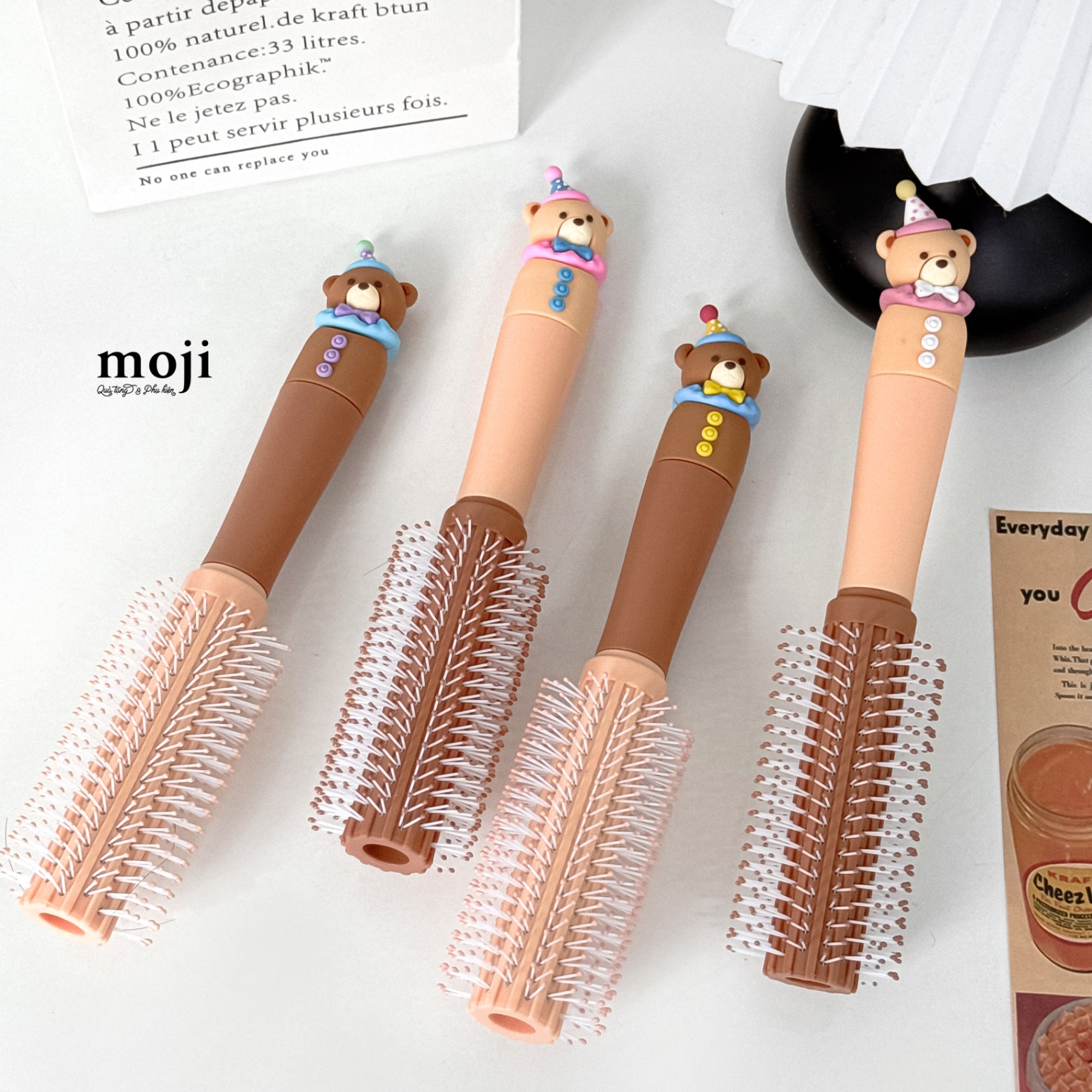 Lược giúp sấy tóc Baby bear đội mũ party đeo nơ phối màu