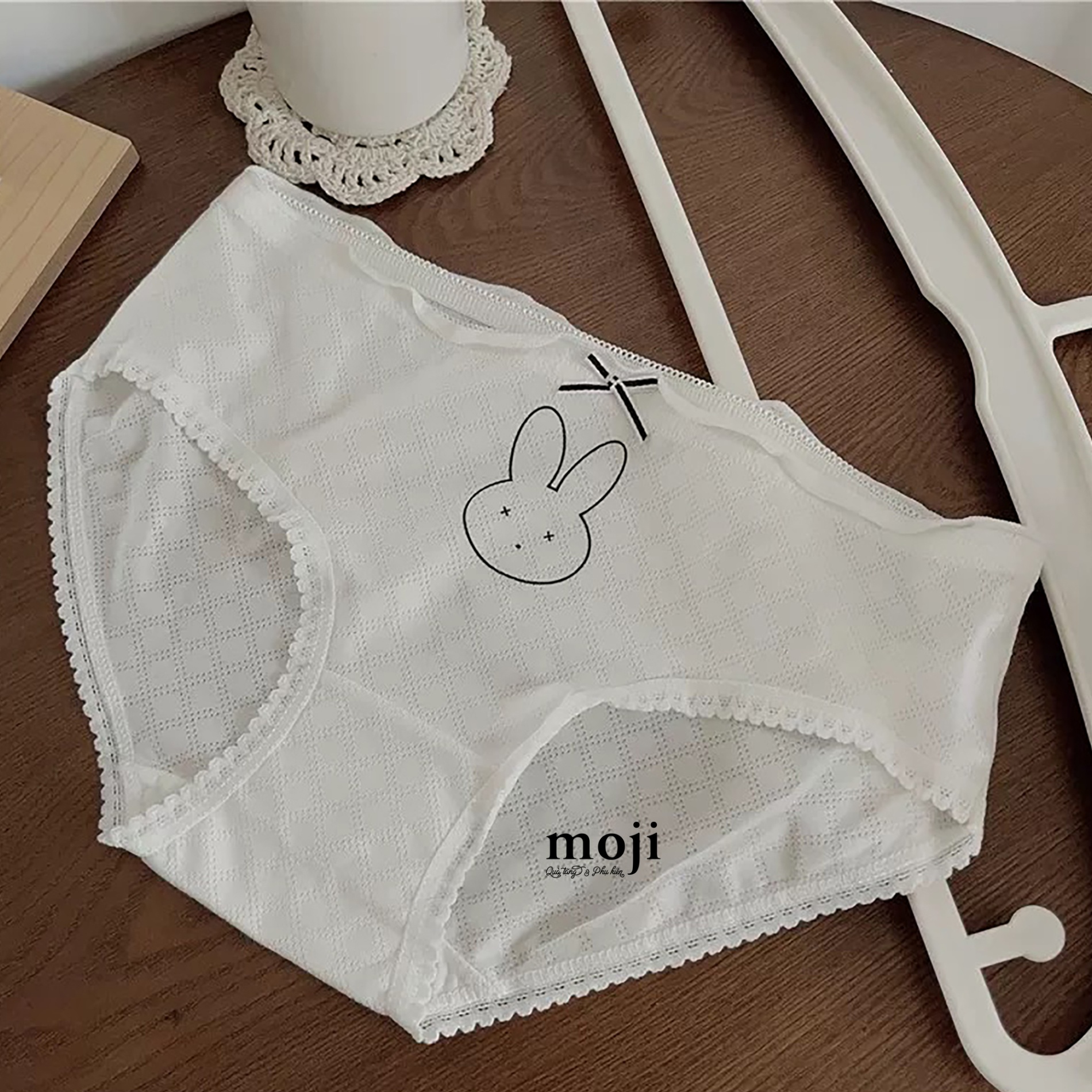 Quần chip MJ Miffy rabbit face nền ô vuông