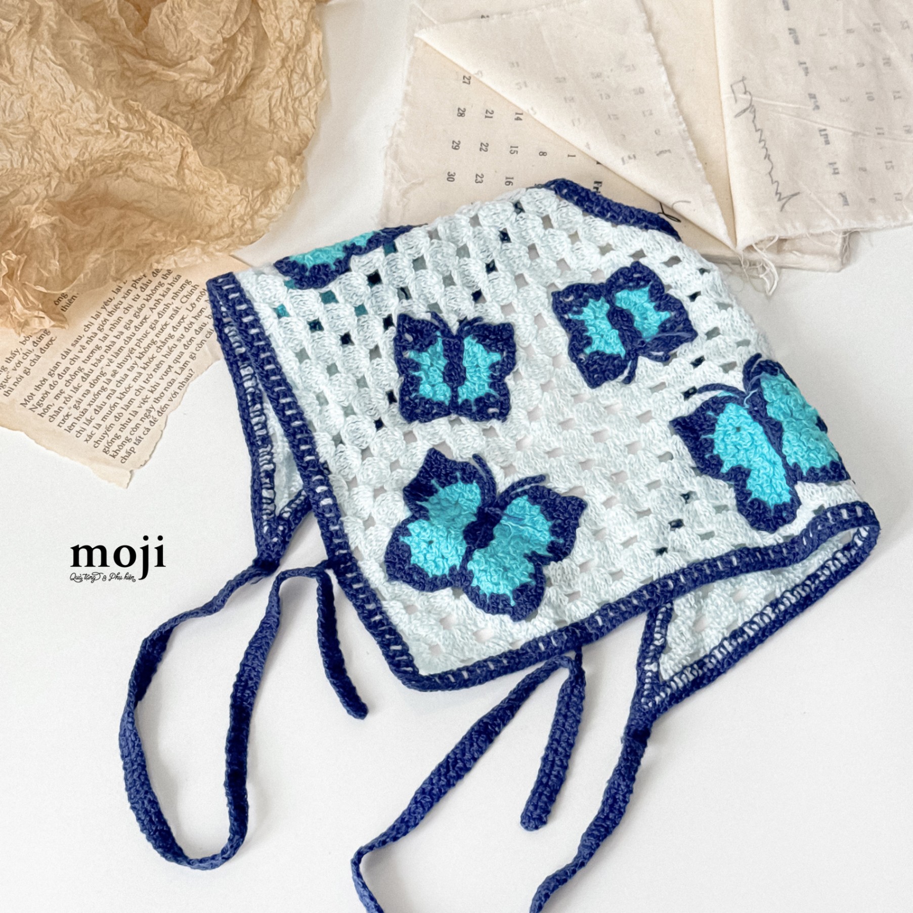 Khăn bandana móc len Butterfly viền màu 24x50