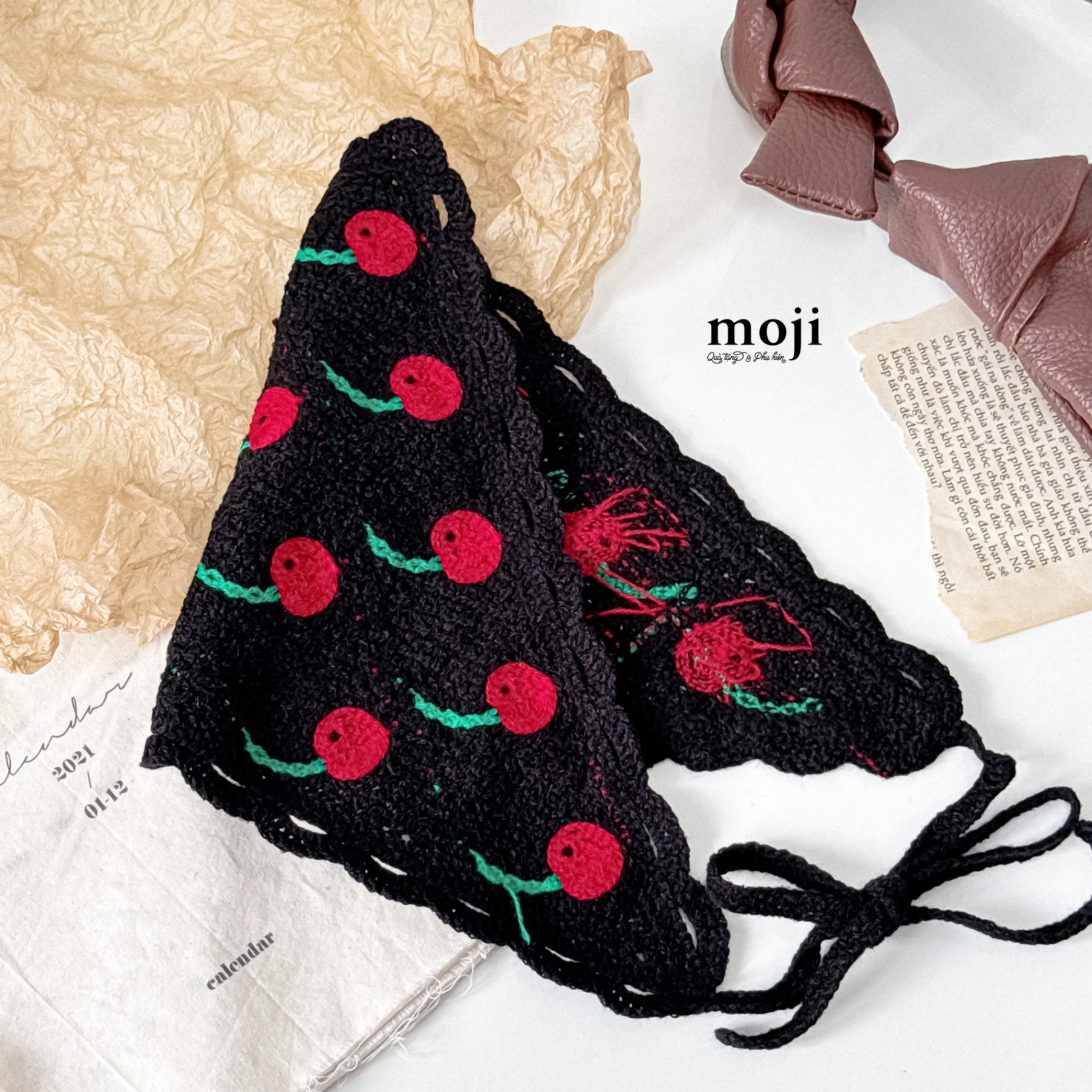 Khăn bandana móc len Fruit cherry nền 1 màu 24x46