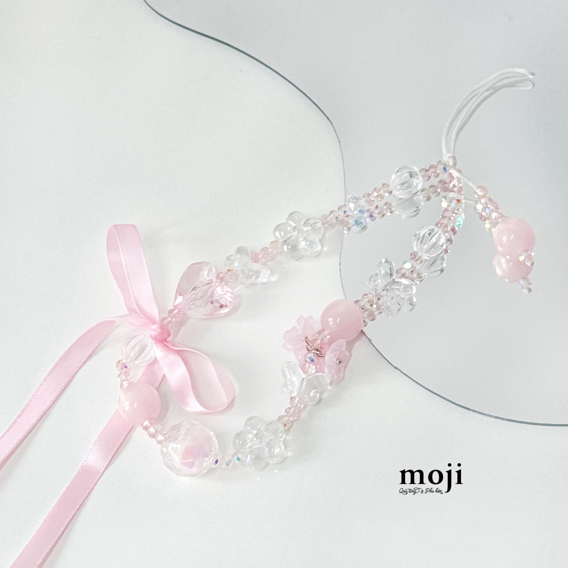 Dây đeo điện thoại Butterfly flower heart hạt tròn ruy băng thắt nơ