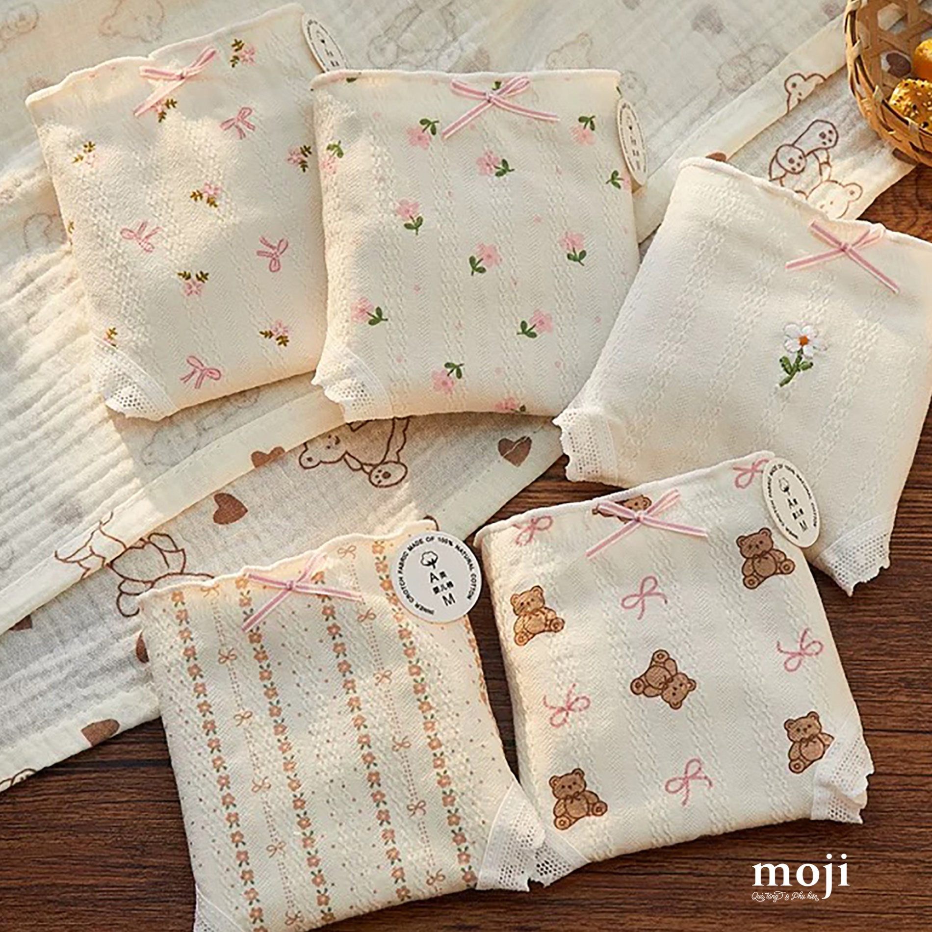 Quần chip MJ Baby bear bow flower nền họa tiết dập nổi có viền