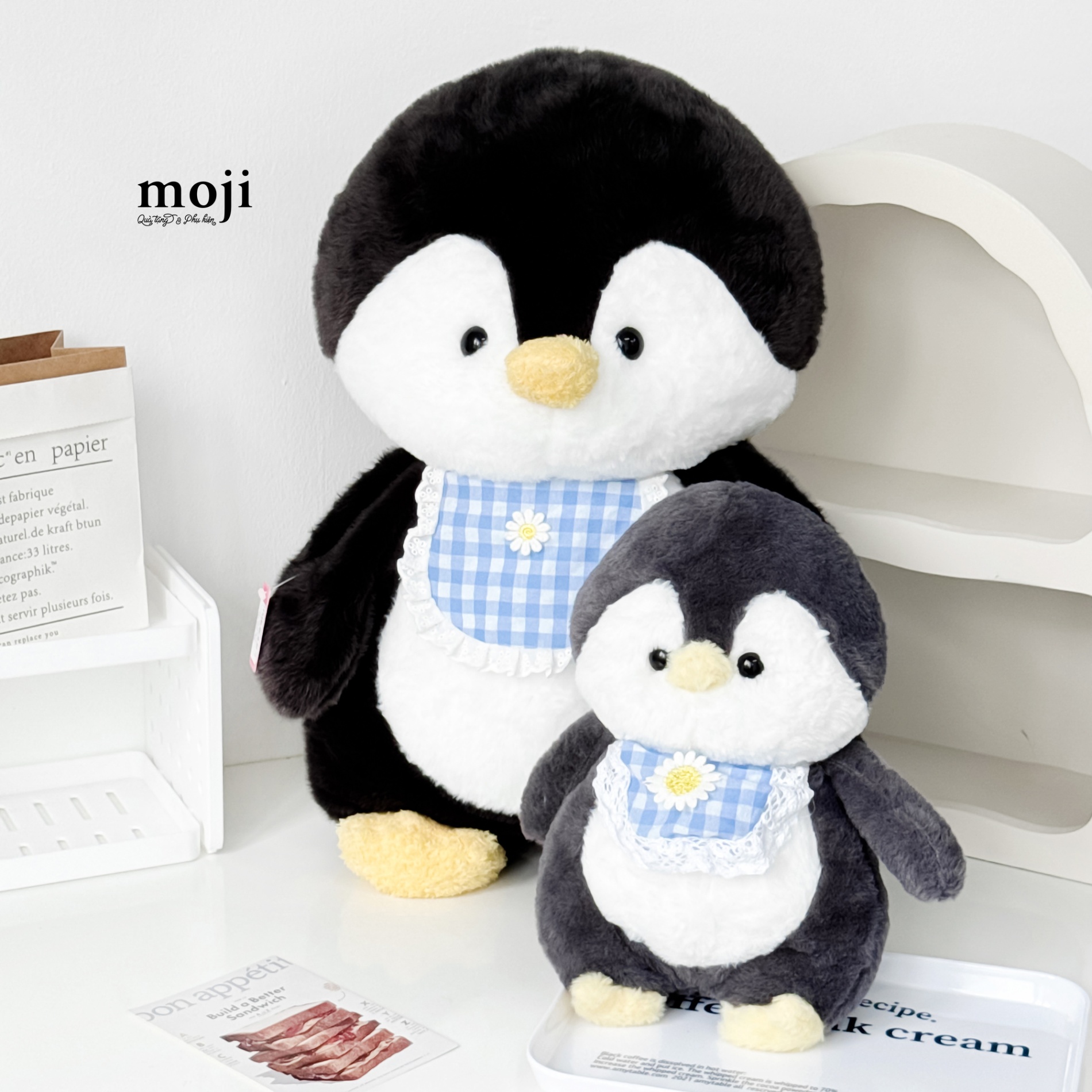 Gấu bông MJ lớn Penguin chim cánh cụt đeo yếm kẻ ô hoa nhỏ 55cm