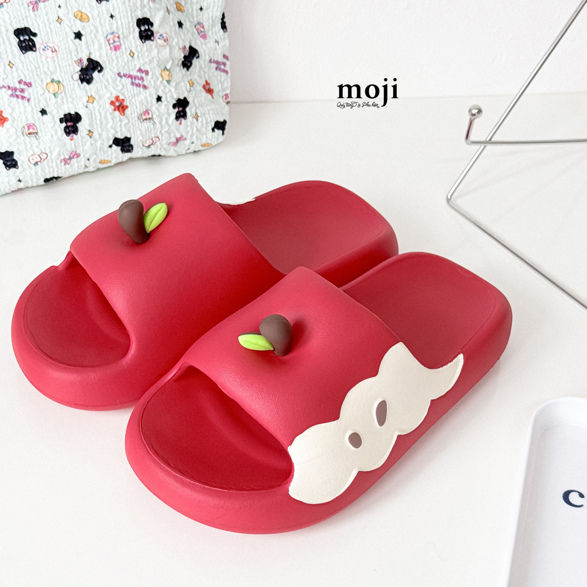 Dép quai ngang Fruit apple quả táo cắn dở đế dày
