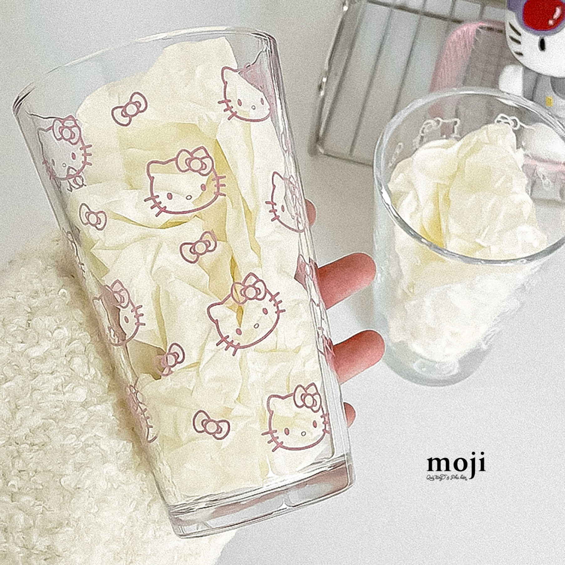 Ly cốc thủy tinh Sanrio family Hello Kitty face bow 450ml