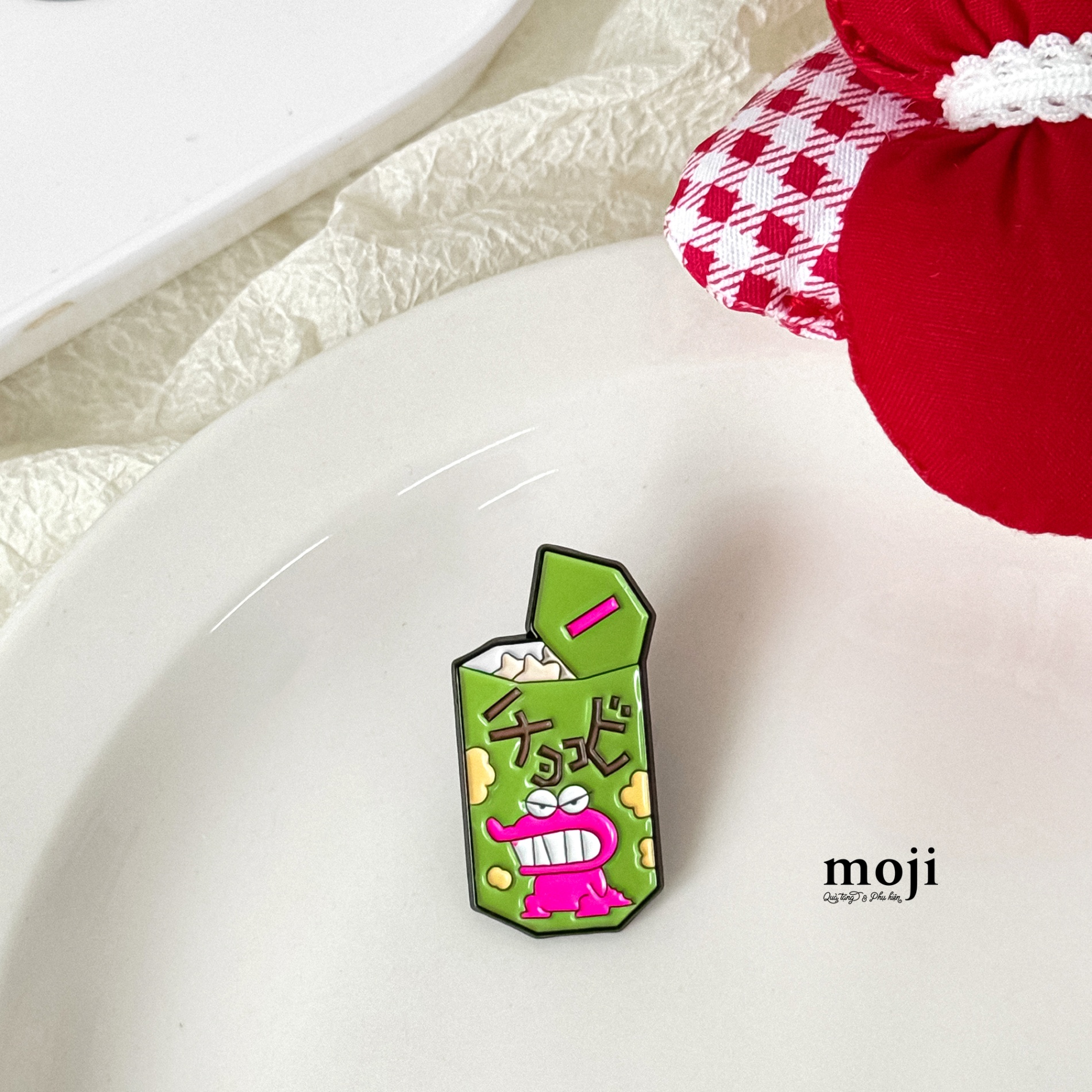 Huy hiệu pin Shinchan chocobi