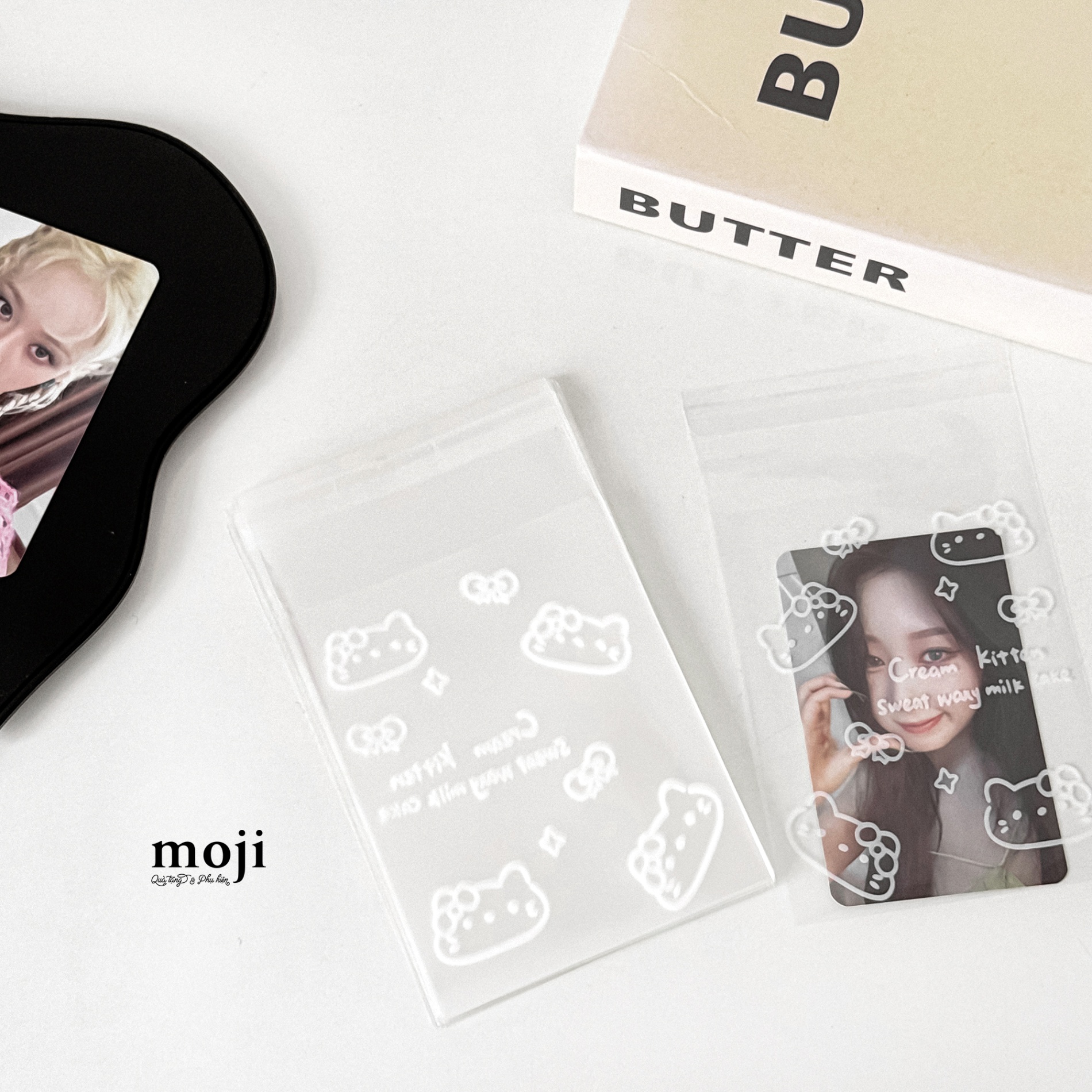 Sleeve đựng card dán Sanrio family Hello Kitty face bow cream kitten 8x10 set50
