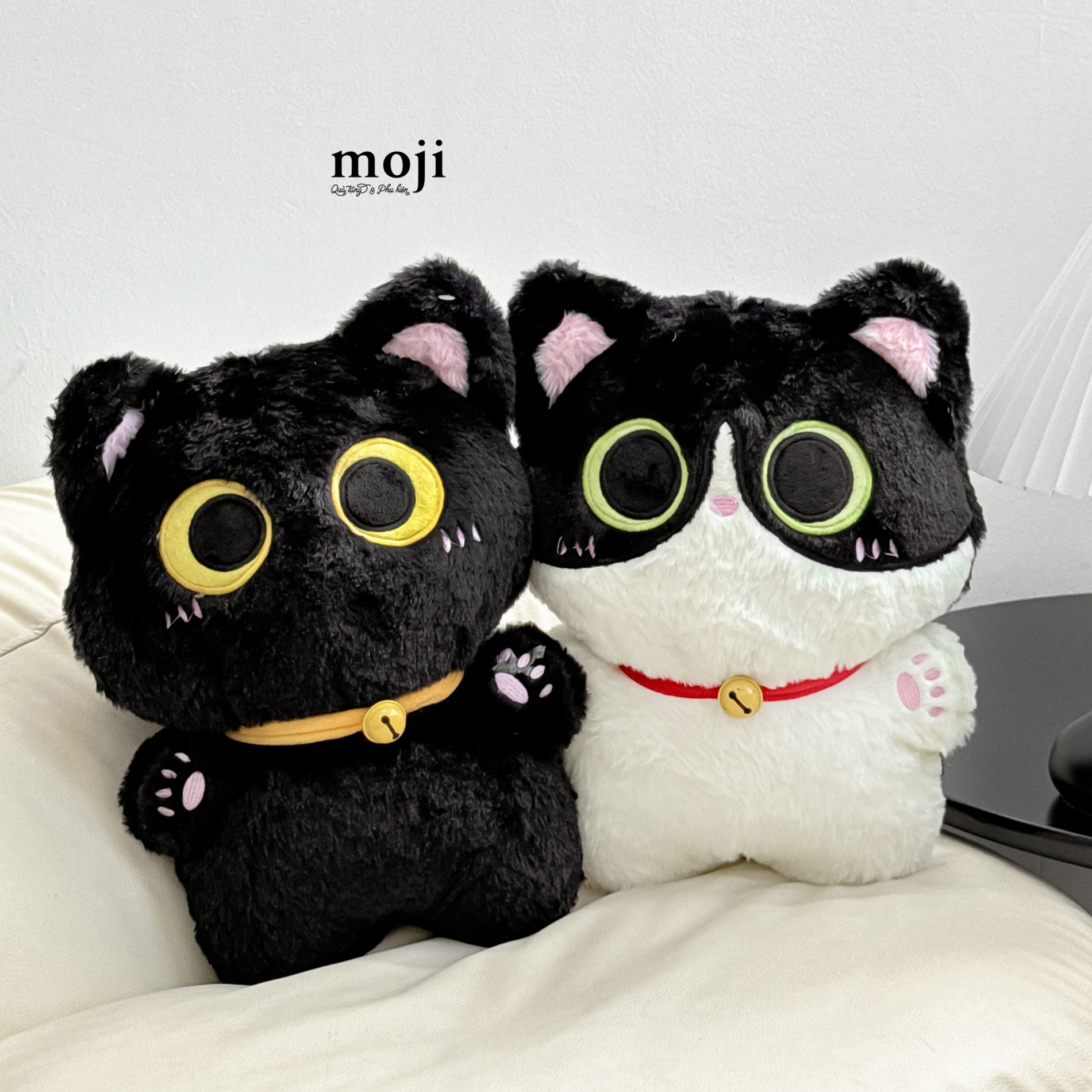 Gấu bông MJ Cute cat mèo béo mắt to đeo chuông đứng 40cm