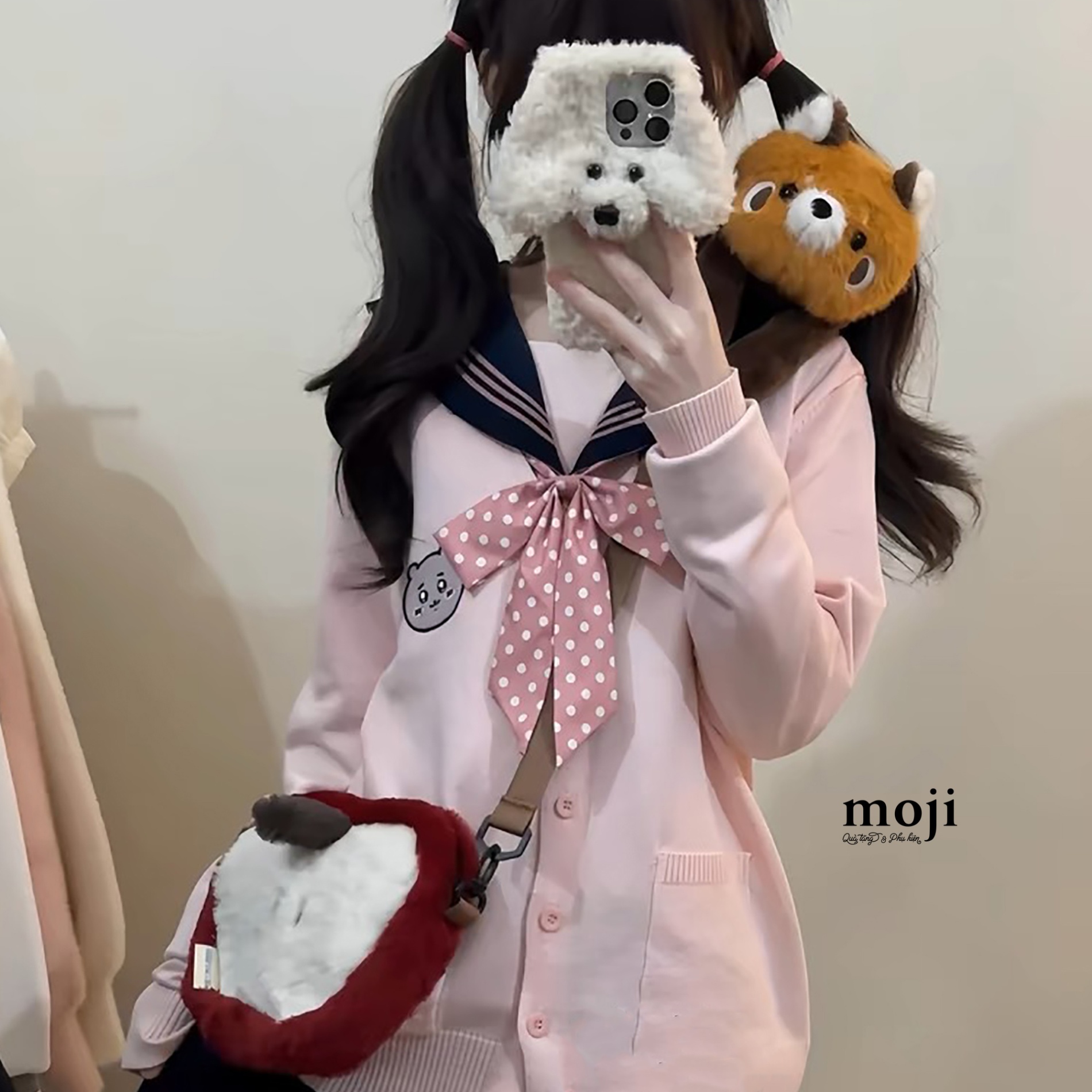 Túi đeo vải lông xù Fruit apple có gấu trúc đỏ Red Panda nằm ôm vai 5x14x18