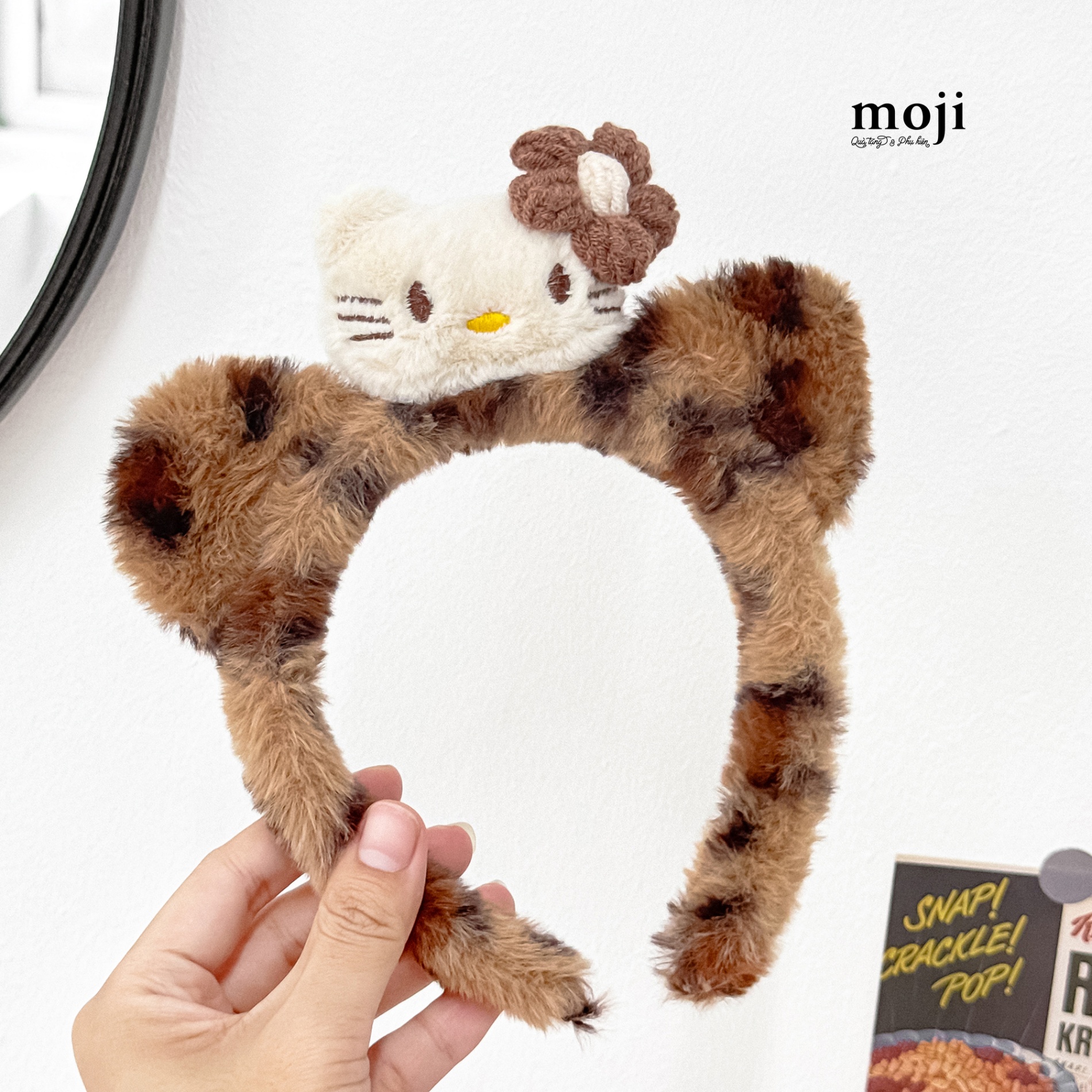 Băng đô bờm lông xù Sanrio family Hello Kitty face leopard hoa nhỏ móc len