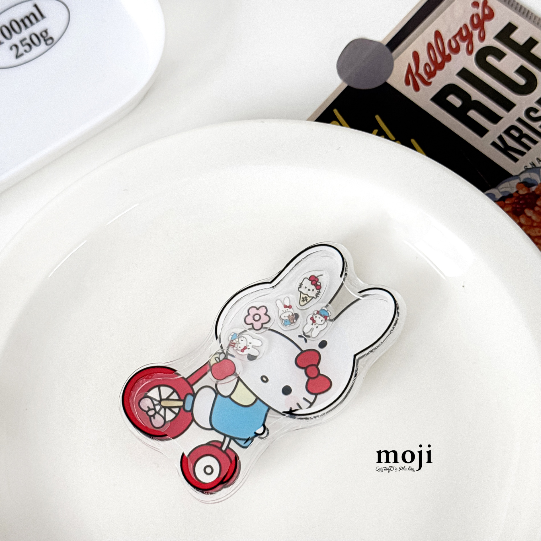 Mojipop cắt hình Sanrio family Hello Kitty cosplay miffy rabbit chạy xe đạp