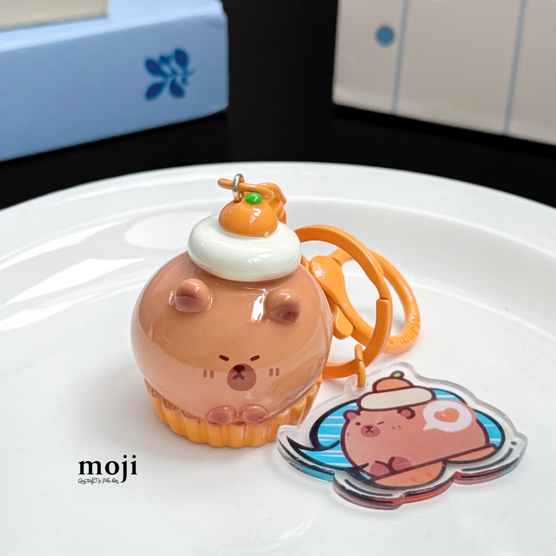 Móc khóa MJ Capybara cupcake