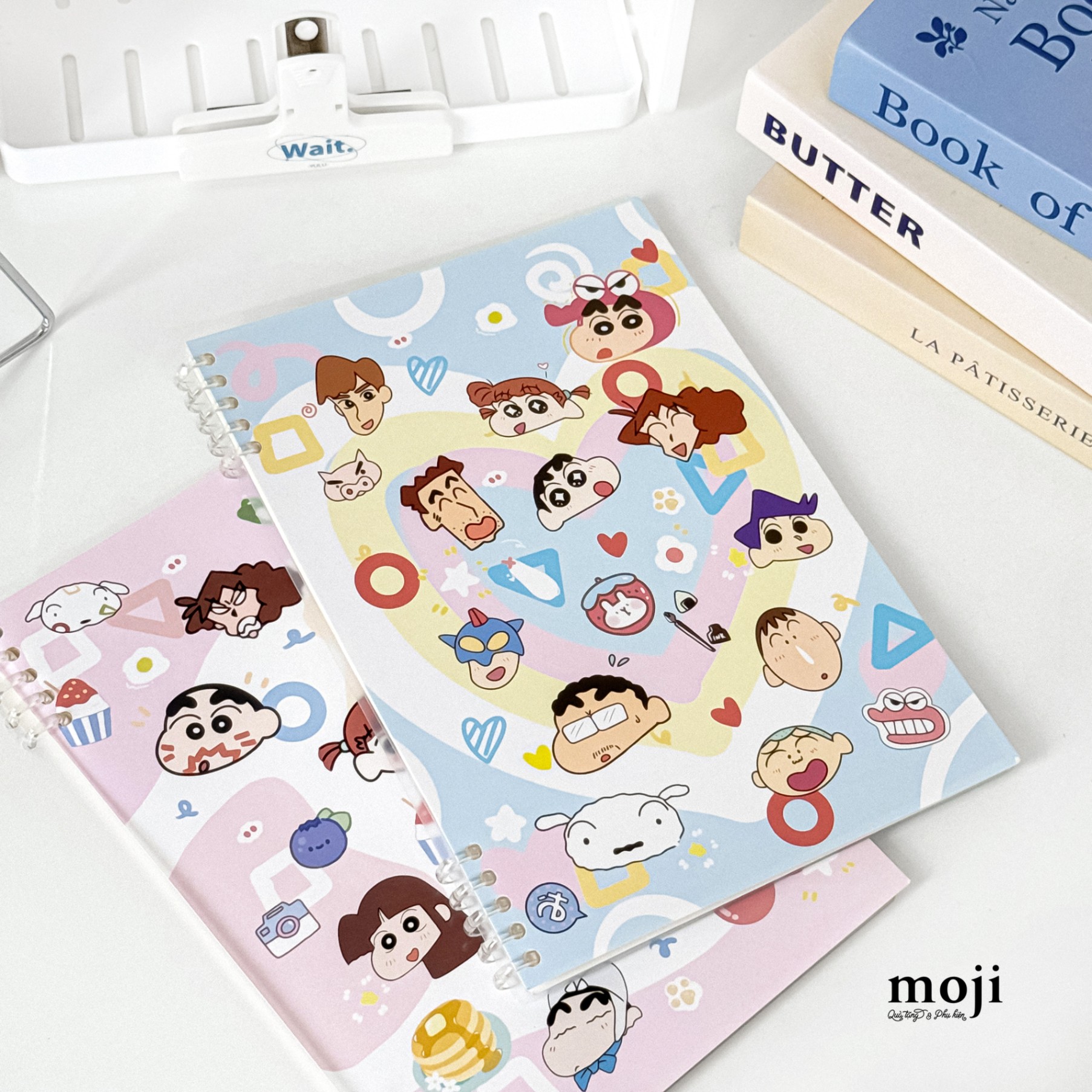 Sổ vở còng binder Shinchan family face nền họa tiết 18x25