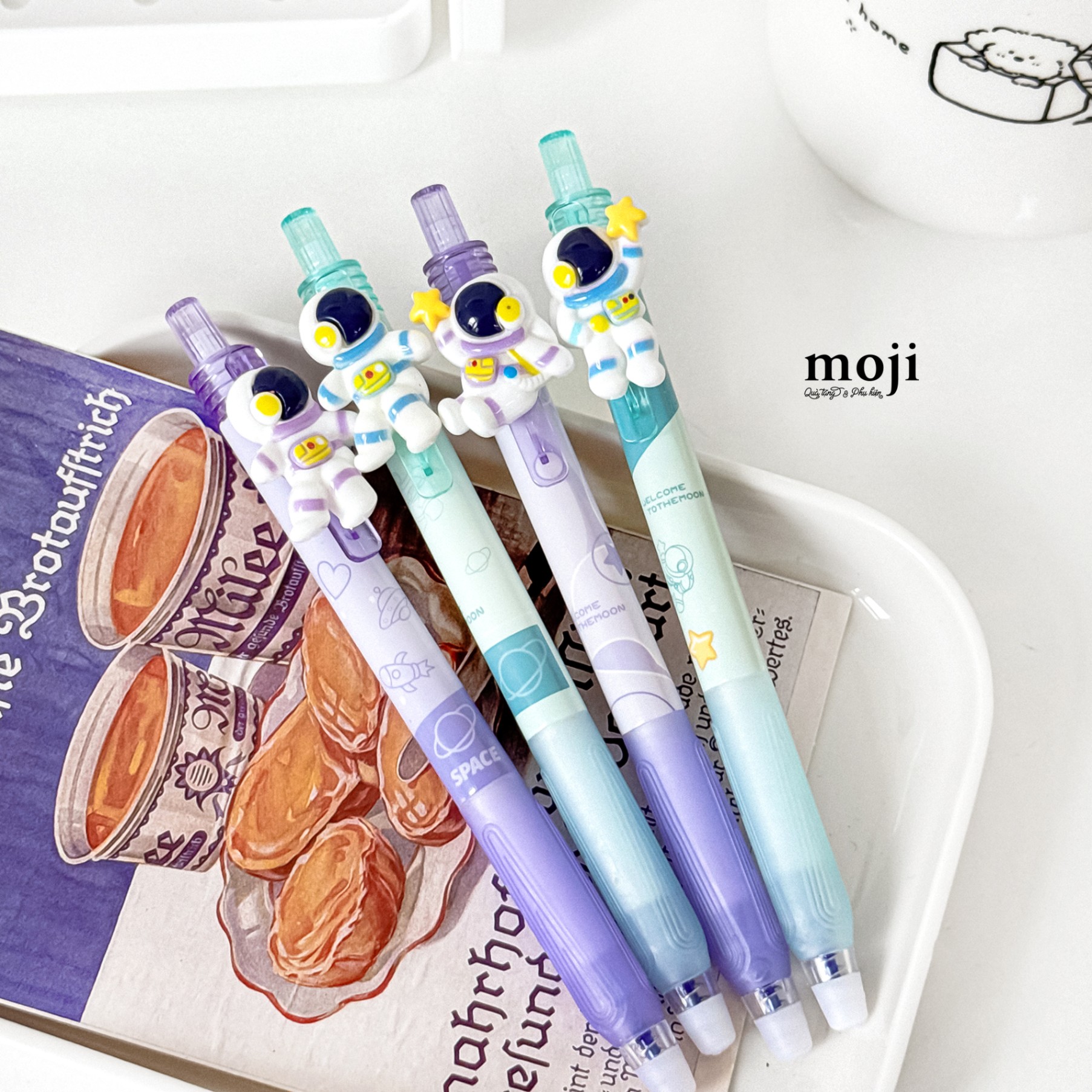 Bút gel bấm mực xanh xóa được Astronaut phi hành gia space welcome to the moon