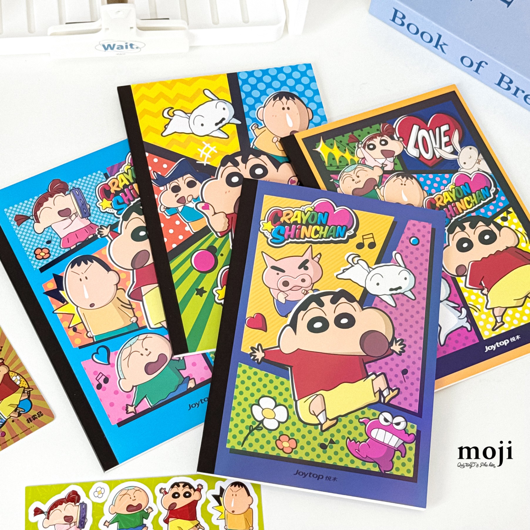 Sổ vở A5 MJ Crayon Shinchan story nền họa tiết kèm sticker